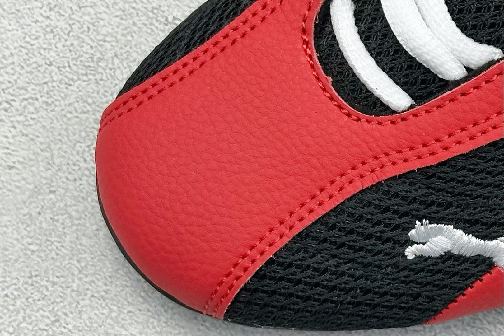 图片[7]-HY性价比Puma Speedcet OG 彪马低帮复古运动休闲赛车跑鞋 以趣味十足又前卫复古的设计引领潮流，将赛道精神融入街头时尚，开启前卫竞速之旅。融入经典配色，主打前卫复古风。鞋款的鞋侧以复古的流线造型，缀以经典Logo，巧妙吸睛；麂皮+网眼融合舒适鞋面，赋予了独特的个性美学，演绎赛车的无尽能量。 货号：402995-02 尺码：36-45-选品中心