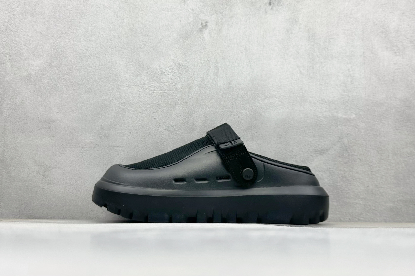 XD版UGG GoldenGlow Slide 简约时尚 EVA 防磨一脚蹬拖鞋 1166912
