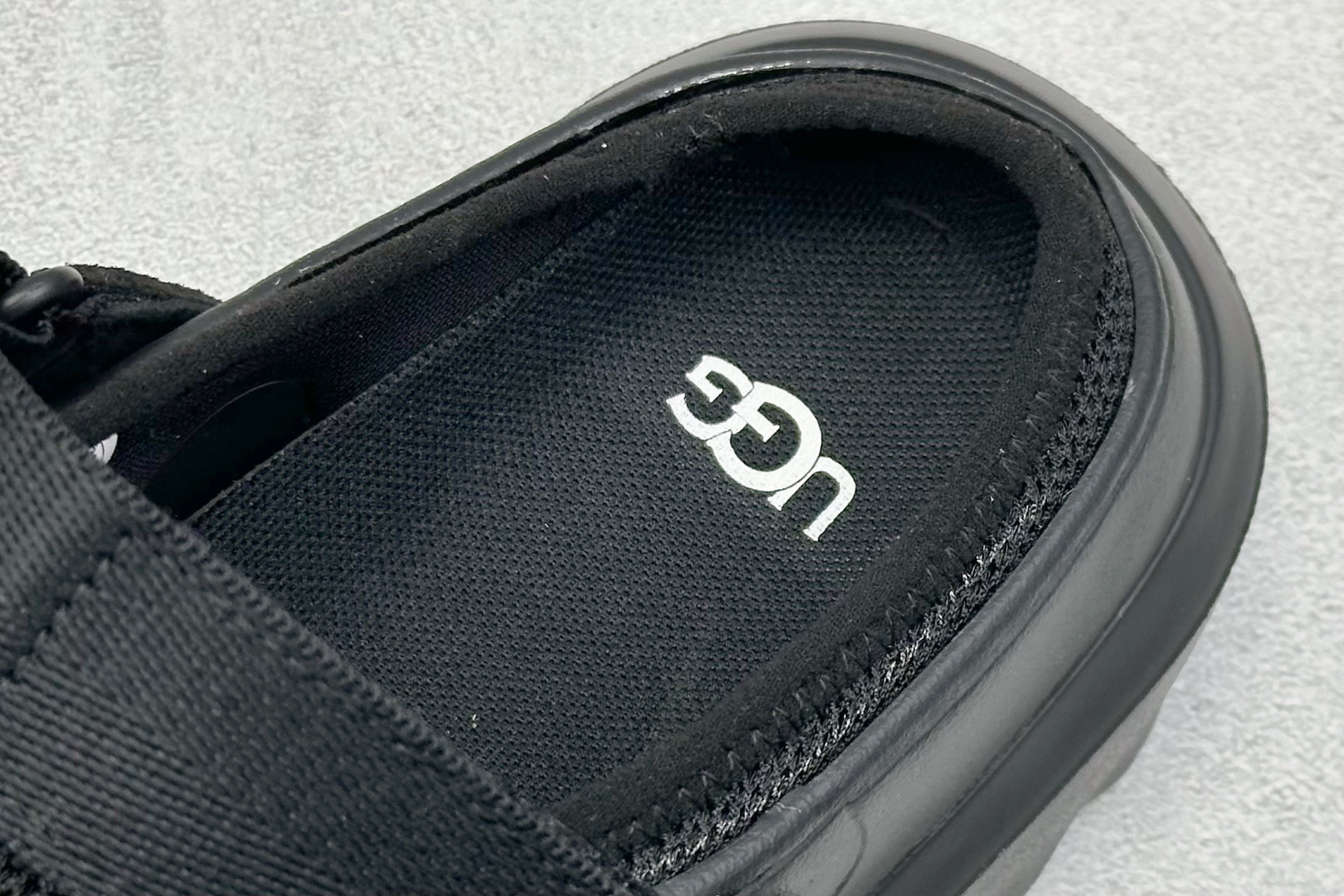 XD版UGG GoldenGlow Slide 简约时尚 EVA 防磨一脚蹬拖鞋 1166912