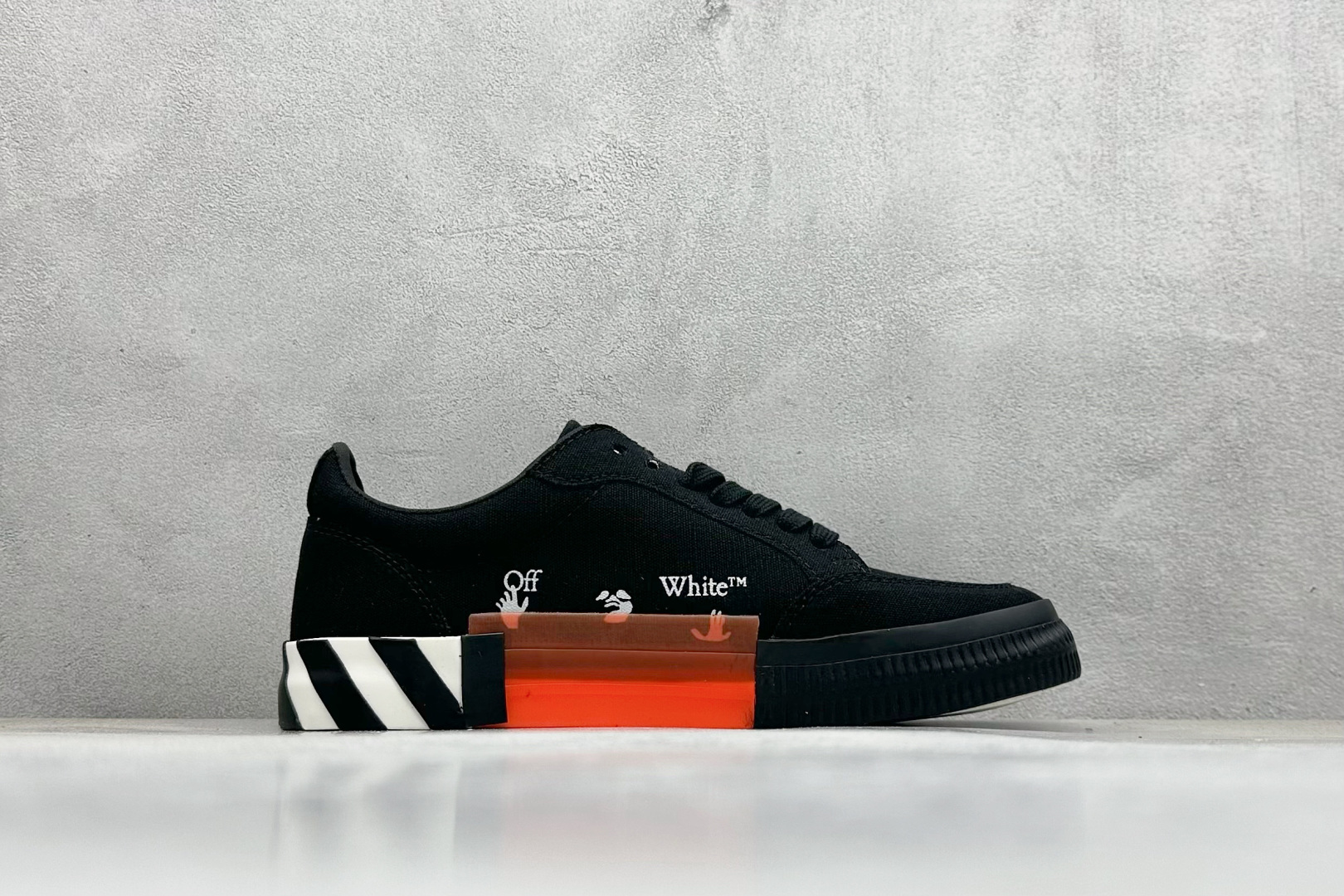 图片[2]-S版OFF-WHITE GYM SHOES LOVERS 舒适百搭防滑耐磨低帮帆布鞋  尺码：36 37 38 39 40 41 42 43 44 45 46 47-选品中心