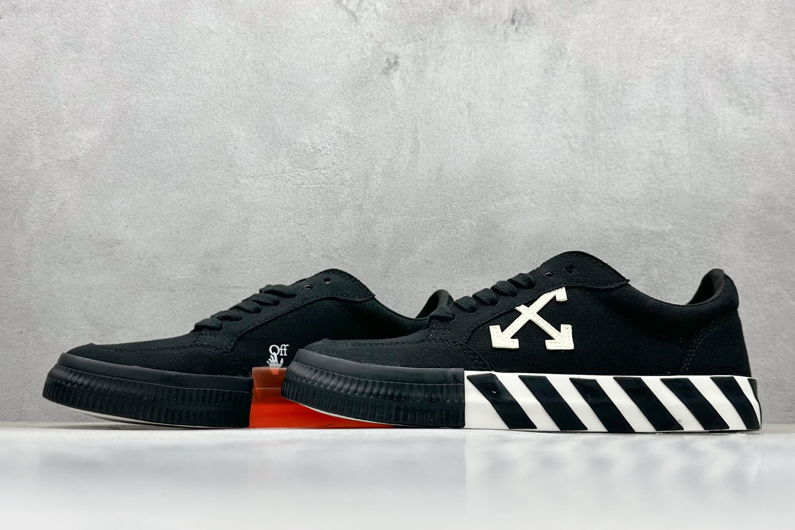 图片[5]-S版OFF-WHITE GYM SHOES LOVERS 舒适百搭防滑耐磨低帮帆布鞋  尺码：36 37 38 39 40 41 42 43 44 45 46 47-选品中心