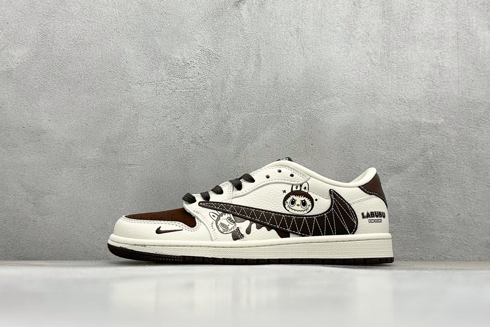 XC版Travis Scott x Fragment Design x Air Jordan 1 Low SP AJ1 乔1 米粽拉布布 低帮文化休闲板鞋 XS2025-051