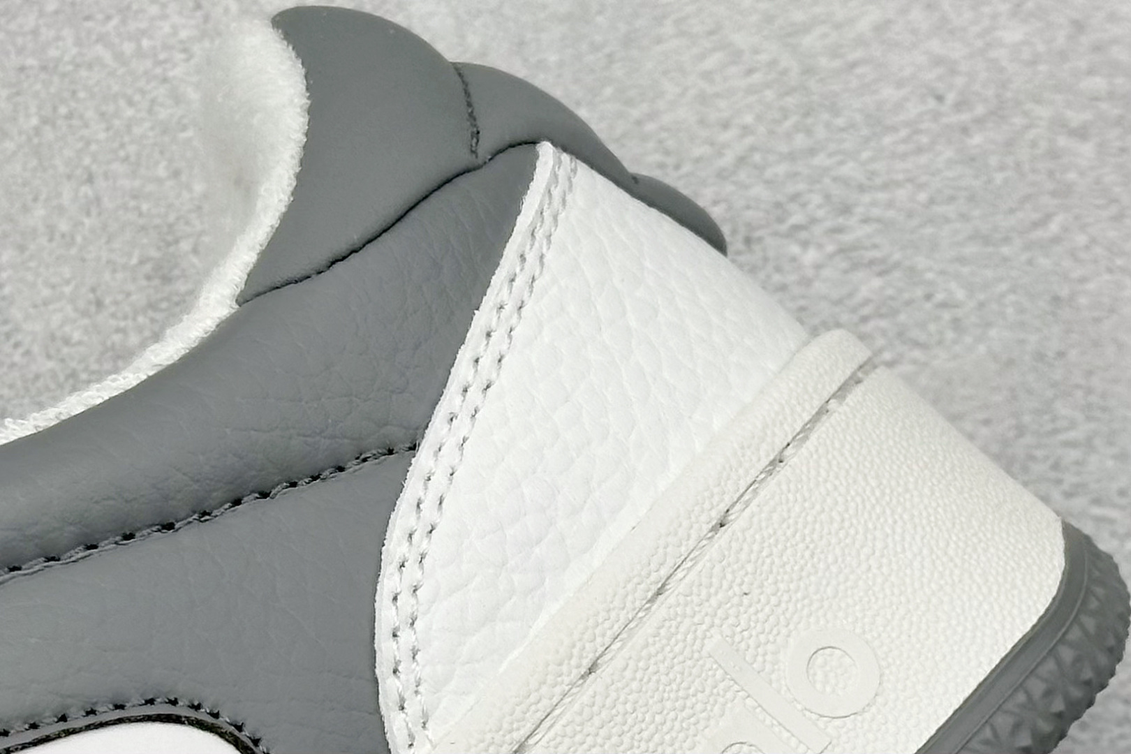 图片[9]-Alo Yoga Recovery Mode 人气单品 舒适简约防滑耐磨低帮休闲板鞋  #Alo Yoga于2007年创立于洛杉矶，意在传播有意识的运动，同时激发人们的健康意识与创造力。品牌的核心理念在于制作能够带来完美体验的瑜伽服饰与功能性单品，让有意识的运动融入并改变生活。  尺码：35-45-选品中心