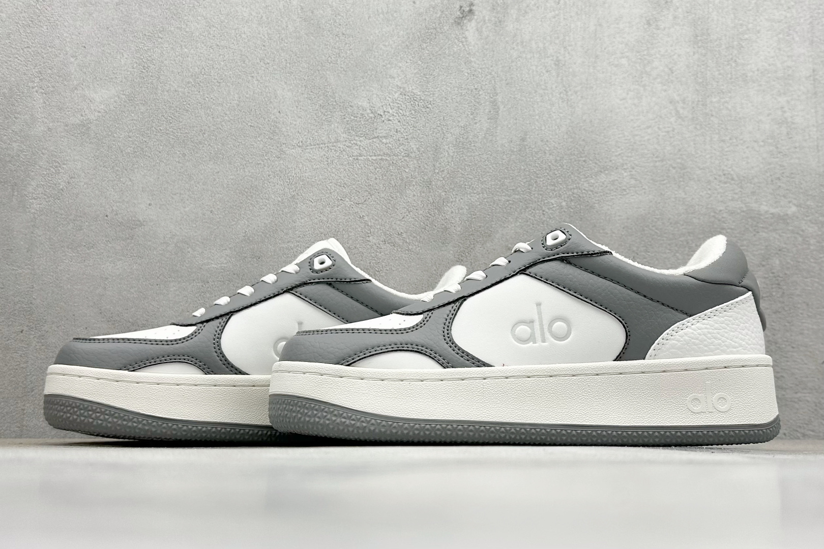 图片[5]-Alo Yoga Recovery Mode 人气单品 舒适简约防滑耐磨低帮休闲板鞋  #Alo Yoga于2007年创立于洛杉矶，意在传播有意识的运动，同时激发人们的健康意识与创造力。品牌的核心理念在于制作能够带来完美体验的瑜伽服饰与功能性单品，让有意识的运动融入并改变生活。  尺码：35-45-选品中心