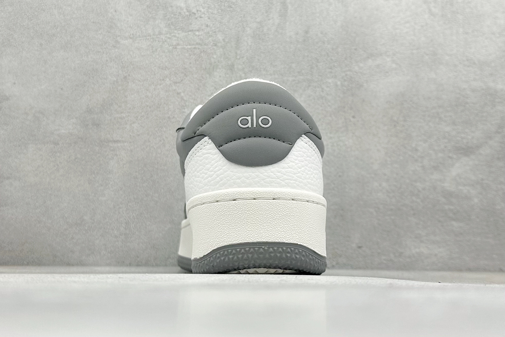 图片[6]-Alo Yoga Recovery Mode 人气单品 舒适简约防滑耐磨低帮休闲板鞋  #Alo Yoga于2007年创立于洛杉矶，意在传播有意识的运动，同时激发人们的健康意识与创造力。品牌的核心理念在于制作能够带来完美体验的瑜伽服饰与功能性单品，让有意识的运动融入并改变生活。  尺码：35-45-选品中心