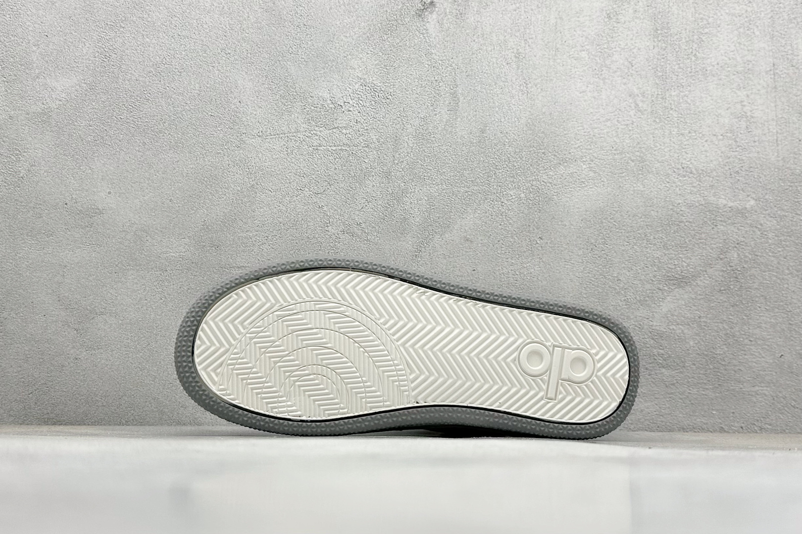 图片[4]-Alo Yoga Recovery Mode 人气单品 舒适简约防滑耐磨低帮休闲板鞋  #Alo Yoga于2007年创立于洛杉矶，意在传播有意识的运动，同时激发人们的健康意识与创造力。品牌的核心理念在于制作能够带来完美体验的瑜伽服饰与功能性单品，让有意识的运动融入并改变生活。  尺码：35-45-选品中心