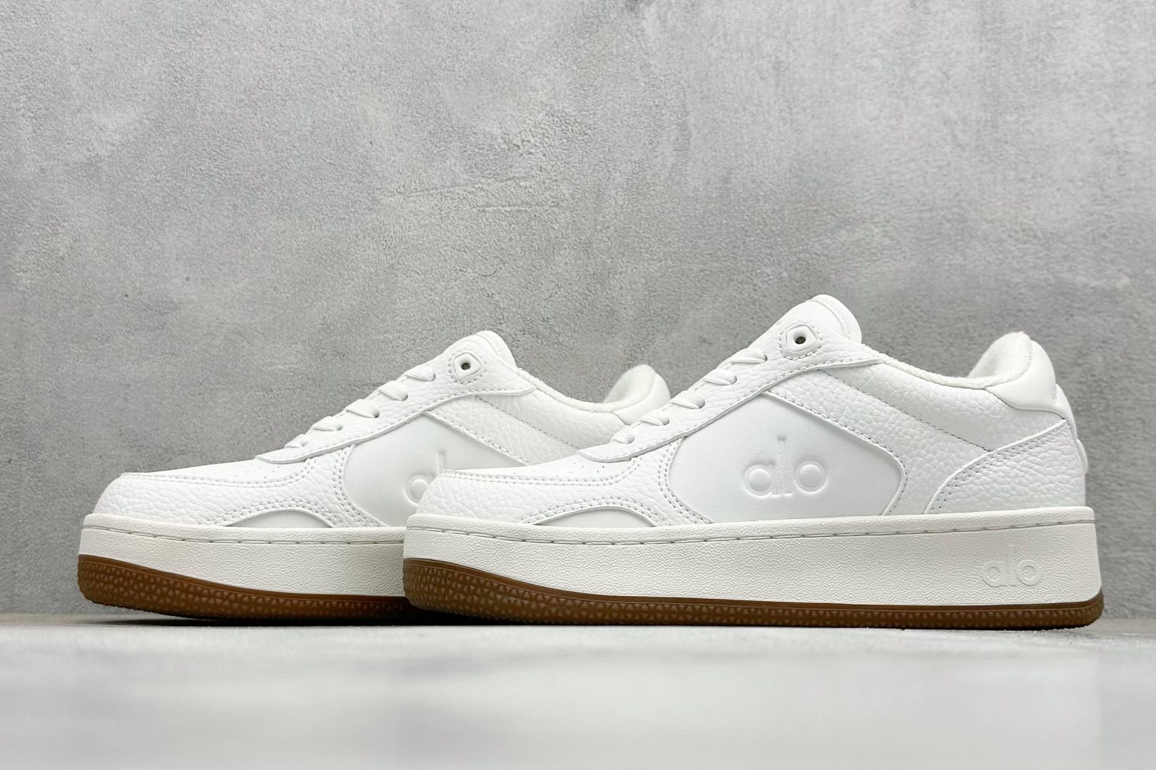 图片[5]-Alo Yoga Recovery Mode 人气单品 舒适简约防滑耐磨低帮休闲板鞋  #Alo Yoga于2007年创立于洛杉矶，意在传播有意识的运动，同时激发人们的健康意识与创造力。品牌的核心理念在于制作能够带来完美体验的瑜伽服饰与功能性单品，让有意识的运动融入并改变生活。  尺码：35-45-选品中心