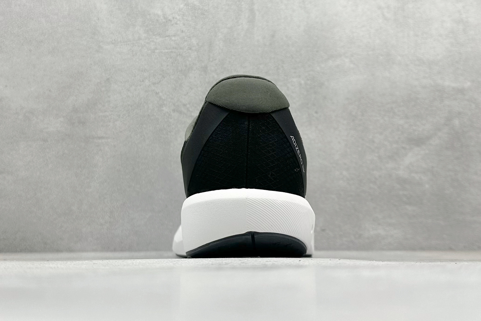 AdidAdizero BK 阿迪透气低帮跑步鞋 JP6528