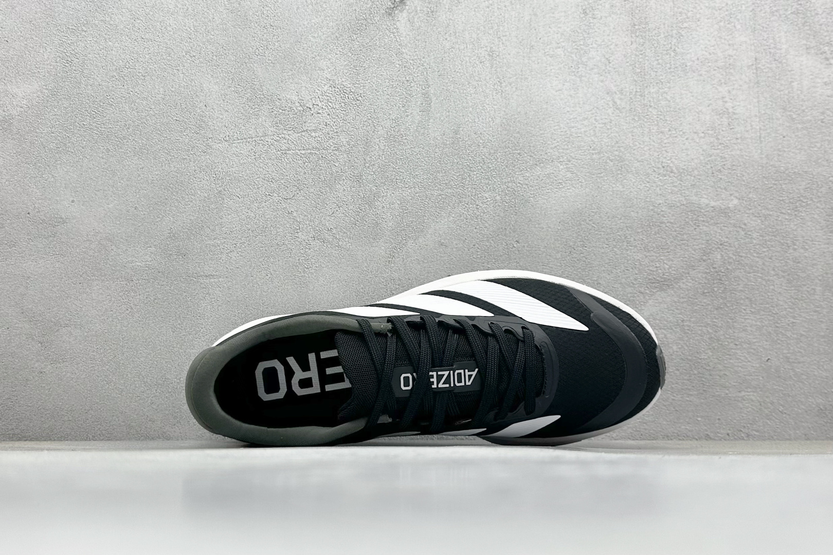 AdidAdizero BK 阿迪透气低帮跑步鞋 JP6528