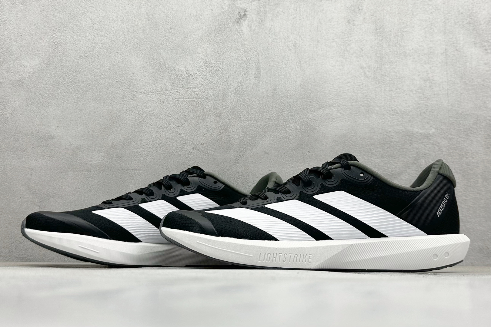 AdidAdizero BK 阿迪透气低帮跑步鞋 JP6528