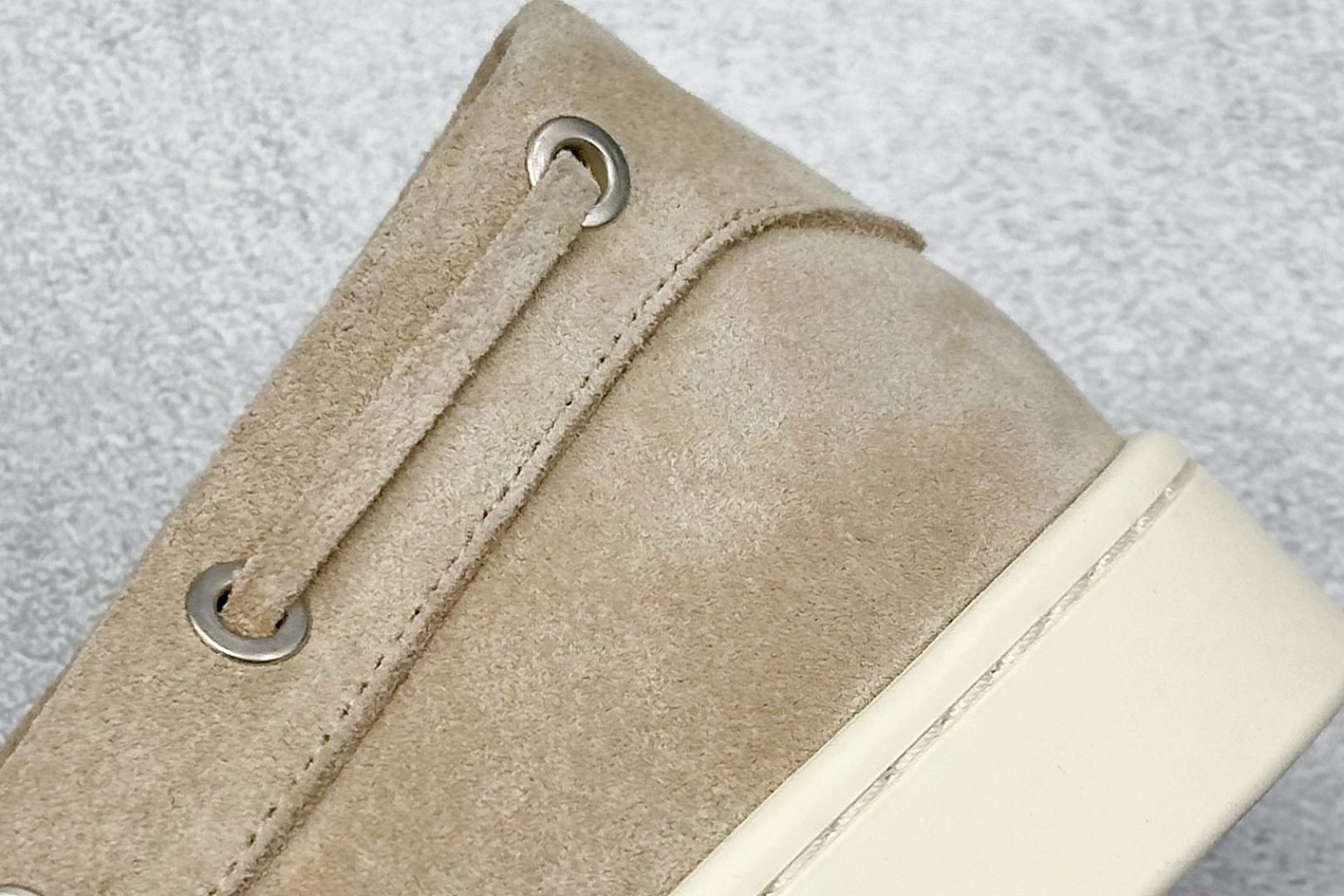 图片[9]-Loro Piana 诺悠翩雅 LP 老钱风 低帮休闲板鞋 海淘代购同渠道品质 高端零售 外贸充正专供 原版购入开发 鞋身、反口里、鞋垫、中底均采用原厂Bonaudo牛皮 鞋头采用Zonta牛反绒 后跟采用CFC高丝光牛反绒 原版数据 0色差低透 尺码：37-46-选品中心