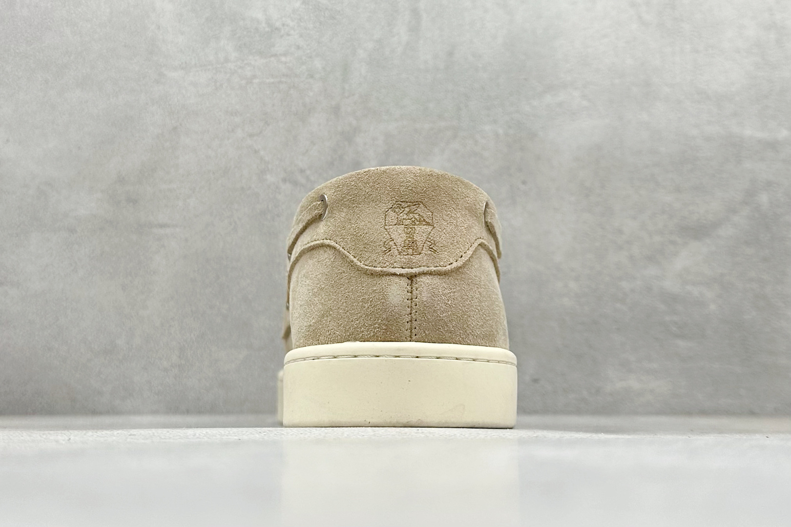 图片[6]-Loro Piana 诺悠翩雅 LP 老钱风 低帮休闲板鞋 海淘代购同渠道品质 高端零售 外贸充正专供 原版购入开发 鞋身、反口里、鞋垫、中底均采用原厂Bonaudo牛皮 鞋头采用Zonta牛反绒 后跟采用CFC高丝光牛反绒 原版数据 0色差低透 尺码：37-46-选品中心