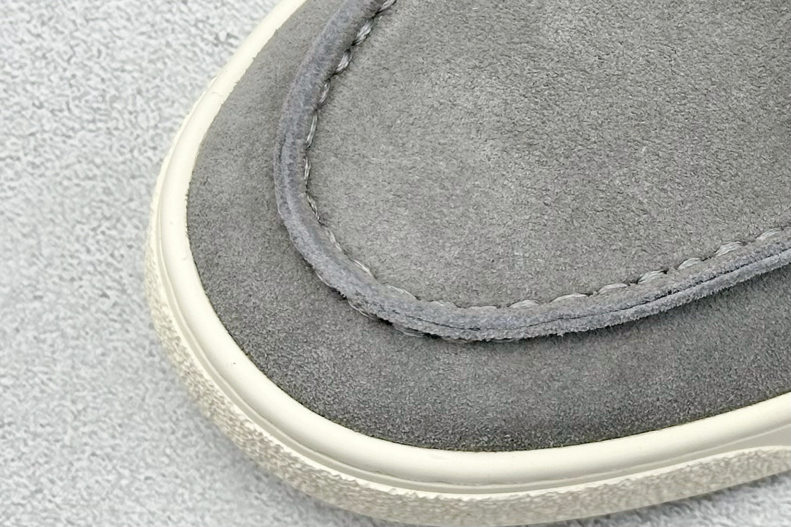 图片[7]-Loro Piana 诺悠翩雅 LP 老钱风 低帮休闲板鞋 海淘代购同渠道品质 高端零售 外贸充正专供 原版购入开发 鞋身、反口里、鞋垫、中底均采用原厂Bonaudo牛皮 鞋头采用Zonta牛反绒 后跟采用CFC高丝光牛反绒 原版数据 0色差低透 尺码：37-46-选品中心