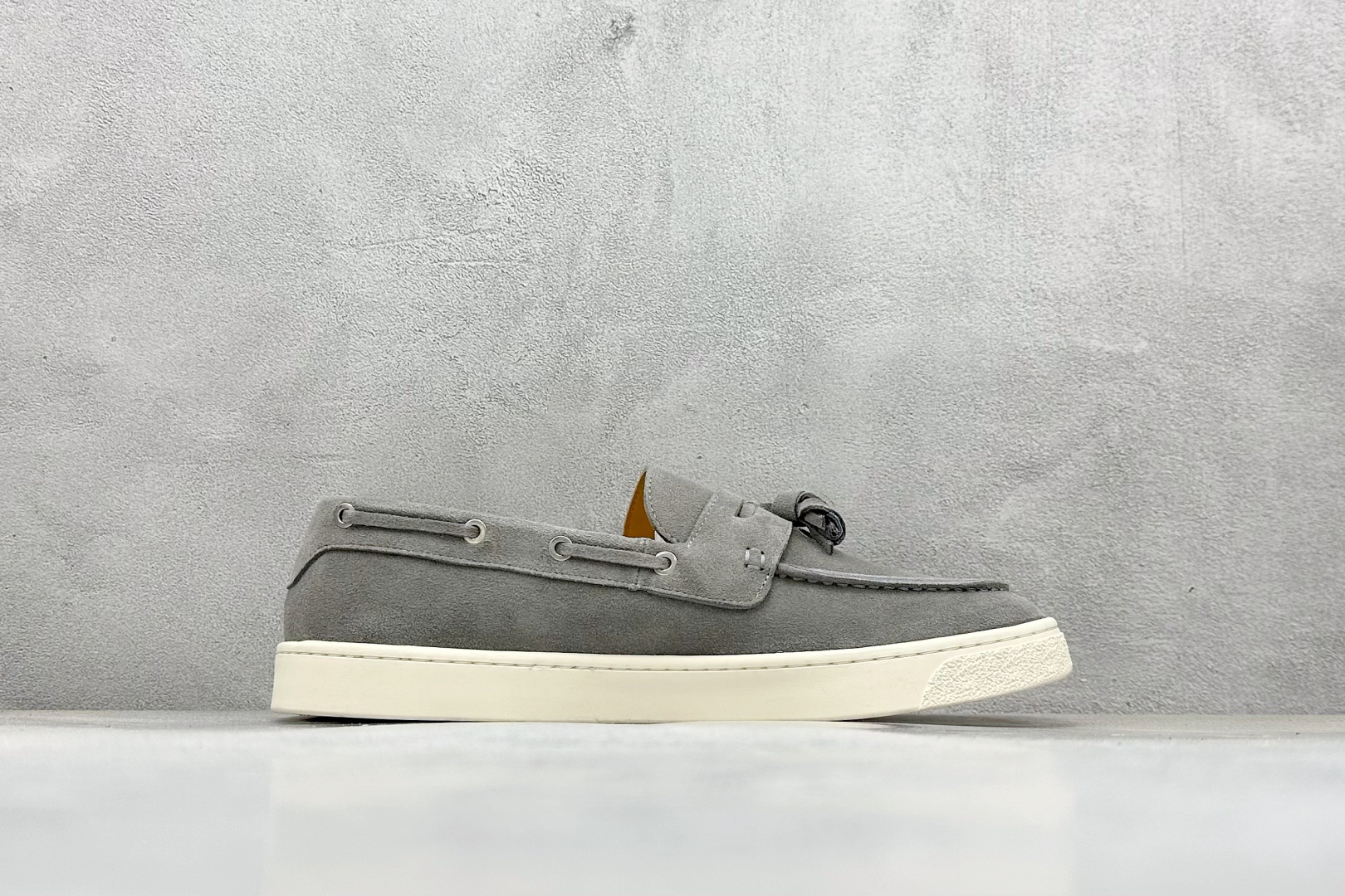 图片[2]-Loro Piana 诺悠翩雅 LP 老钱风 低帮休闲板鞋 海淘代购同渠道品质 高端零售 外贸充正专供 原版购入开发 鞋身、反口里、鞋垫、中底均采用原厂Bonaudo牛皮 鞋头采用Zonta牛反绒 后跟采用CFC高丝光牛反绒 原版数据 0色差低透 尺码：37-46-选品中心