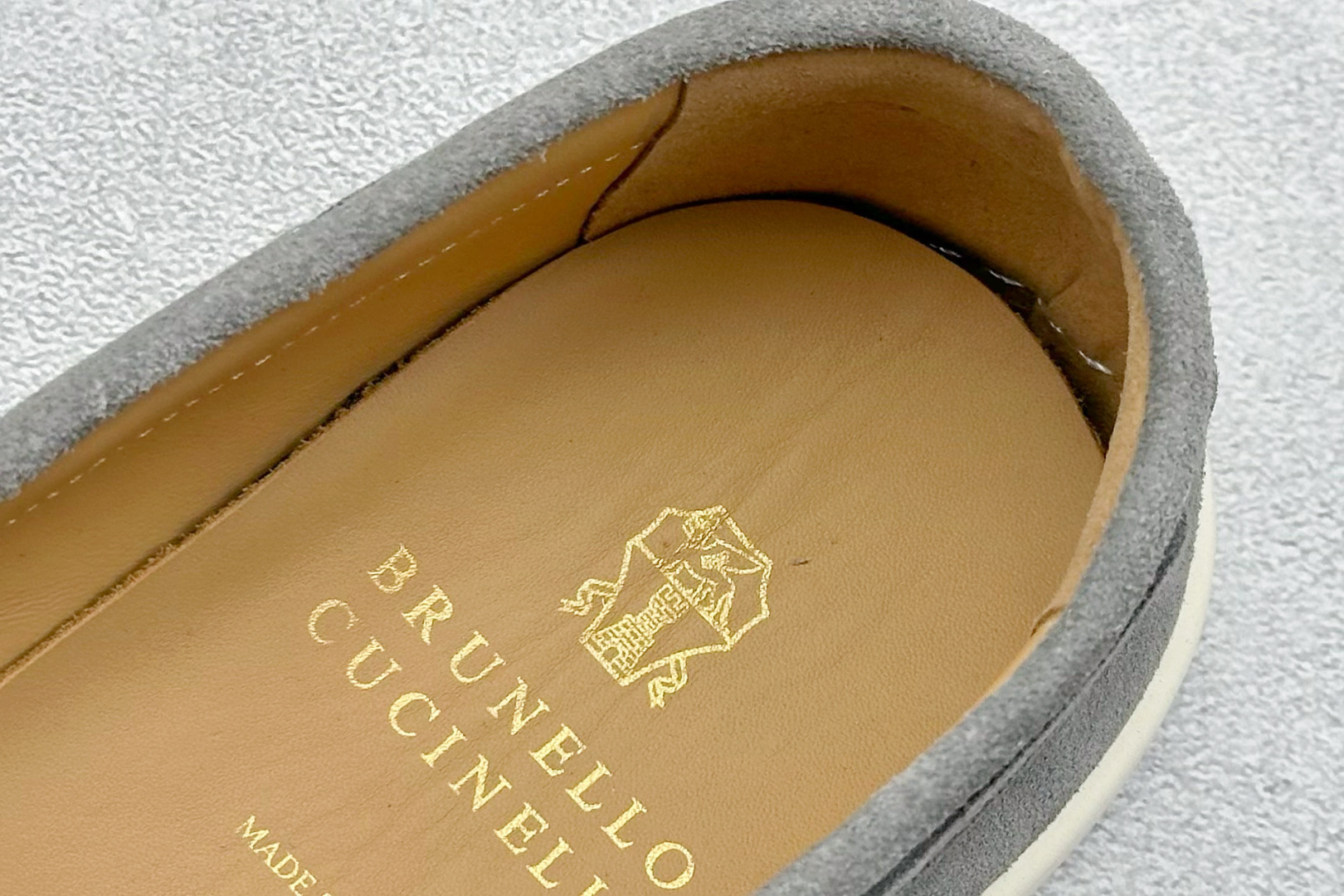 图片[8]-Loro Piana 诺悠翩雅 LP 老钱风 低帮休闲板鞋 海淘代购同渠道品质 高端零售 外贸充正专供 原版购入开发 鞋身、反口里、鞋垫、中底均采用原厂Bonaudo牛皮 鞋头采用Zonta牛反绒 后跟采用CFC高丝光牛反绒 原版数据 0色差低透 尺码：37-46-选品中心