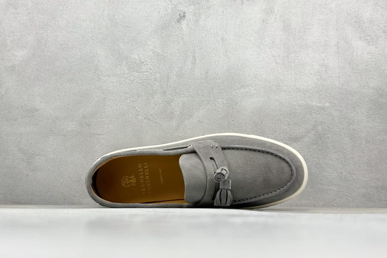 图片[3]-Loro Piana 诺悠翩雅 LP 老钱风 低帮休闲板鞋 海淘代购同渠道品质 高端零售 外贸充正专供 原版购入开发 鞋身、反口里、鞋垫、中底均采用原厂Bonaudo牛皮 鞋头采用Zonta牛反绒 后跟采用CFC高丝光牛反绒 原版数据 0色差低透 尺码：37-46-选品中心