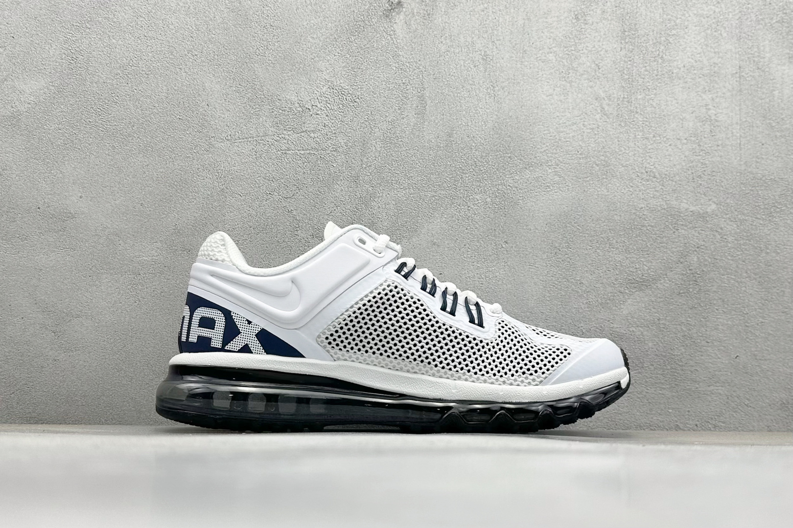 Nike Air Max 2013 舒适时尚耐磨透气 低帮跑步鞋 HF3660-101