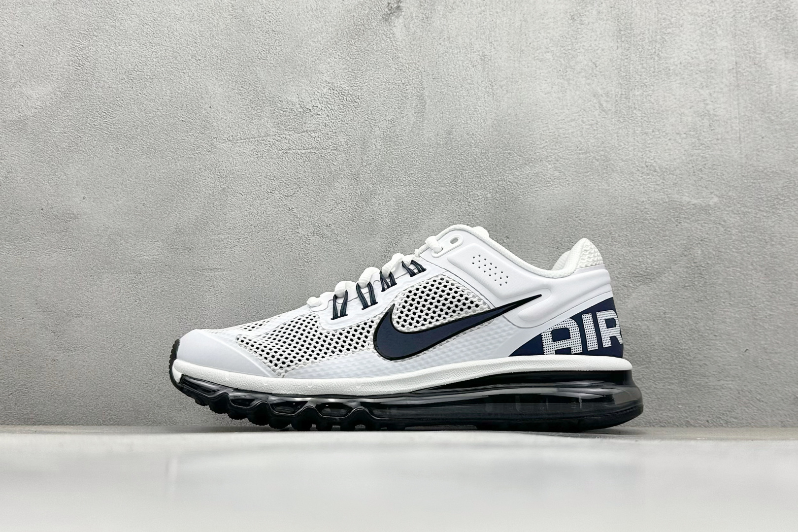 Nike Air Max 2013 舒适时尚耐磨透气 低帮跑步鞋 HF3660-101