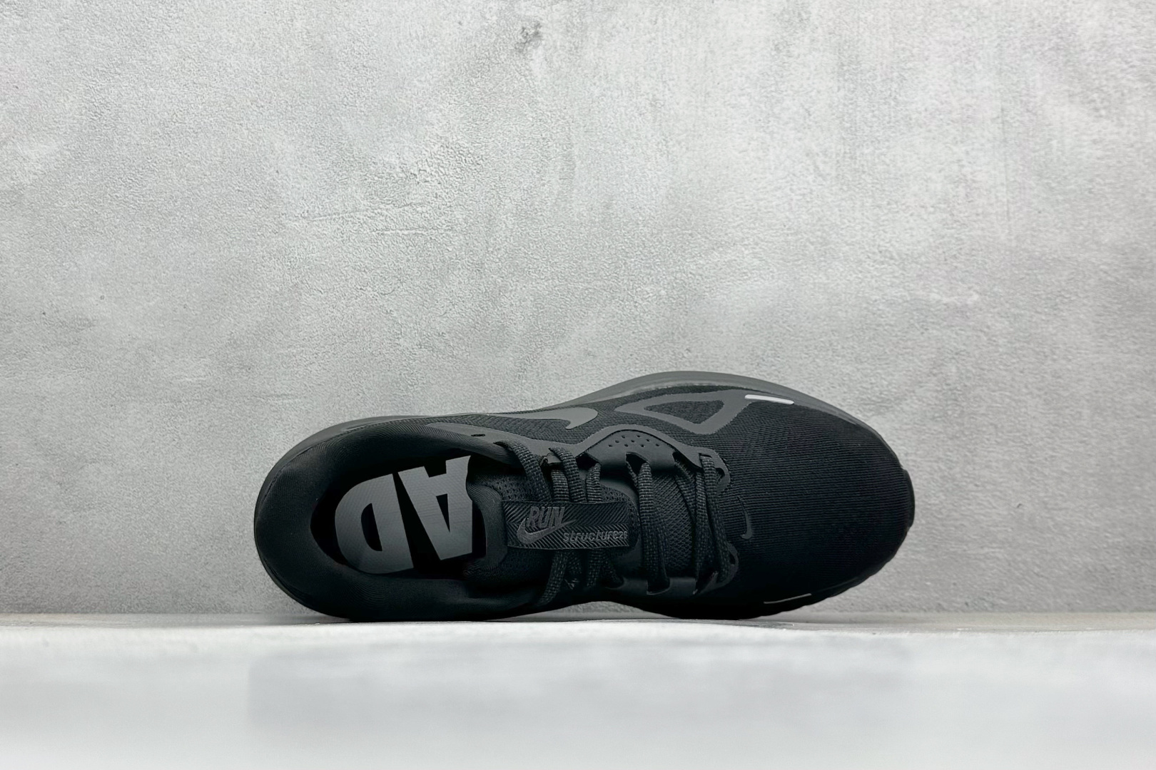 NIKE STRUCTURE 26代登月系列网透面气 训跑练步鞋 HJ1102-001