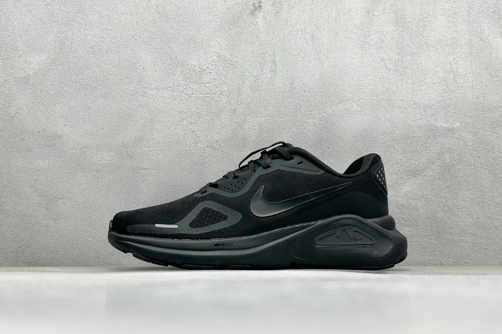 NIKE STRUCTURE 26代登月系列网透面气 训跑练步鞋 HJ1102-001