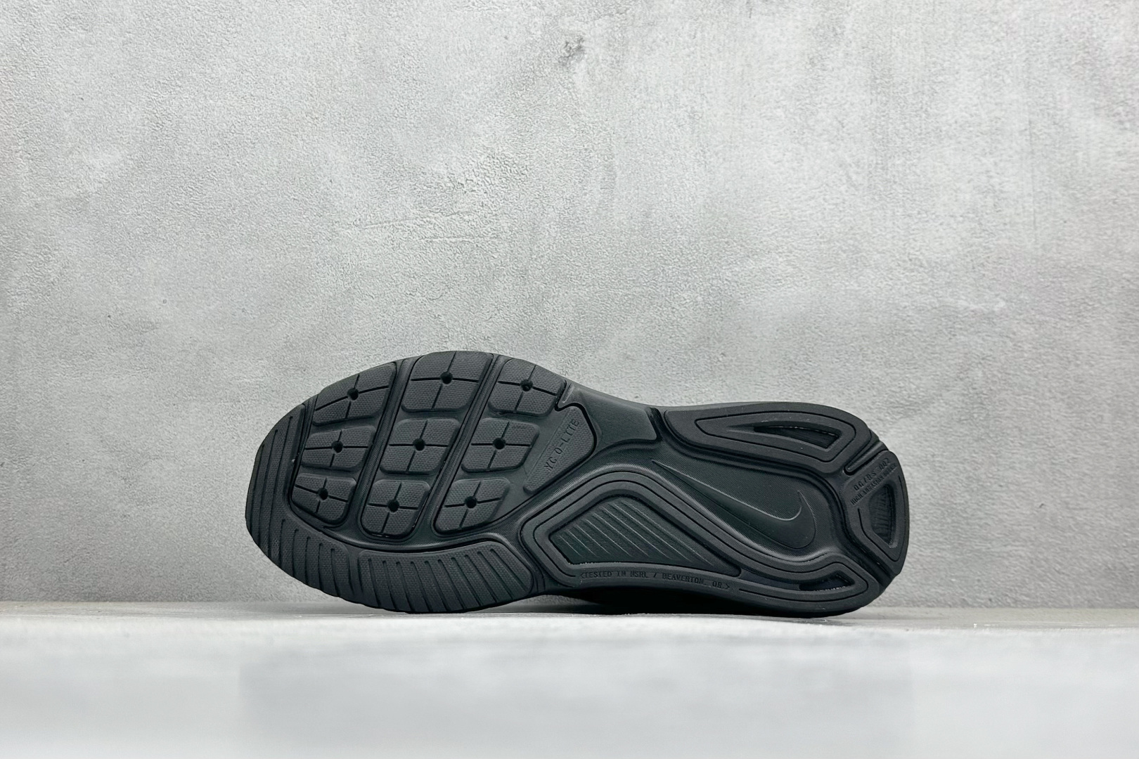 NIKE STRUCTURE 26代登月系列网透面气 训跑练步鞋 HJ1102-001