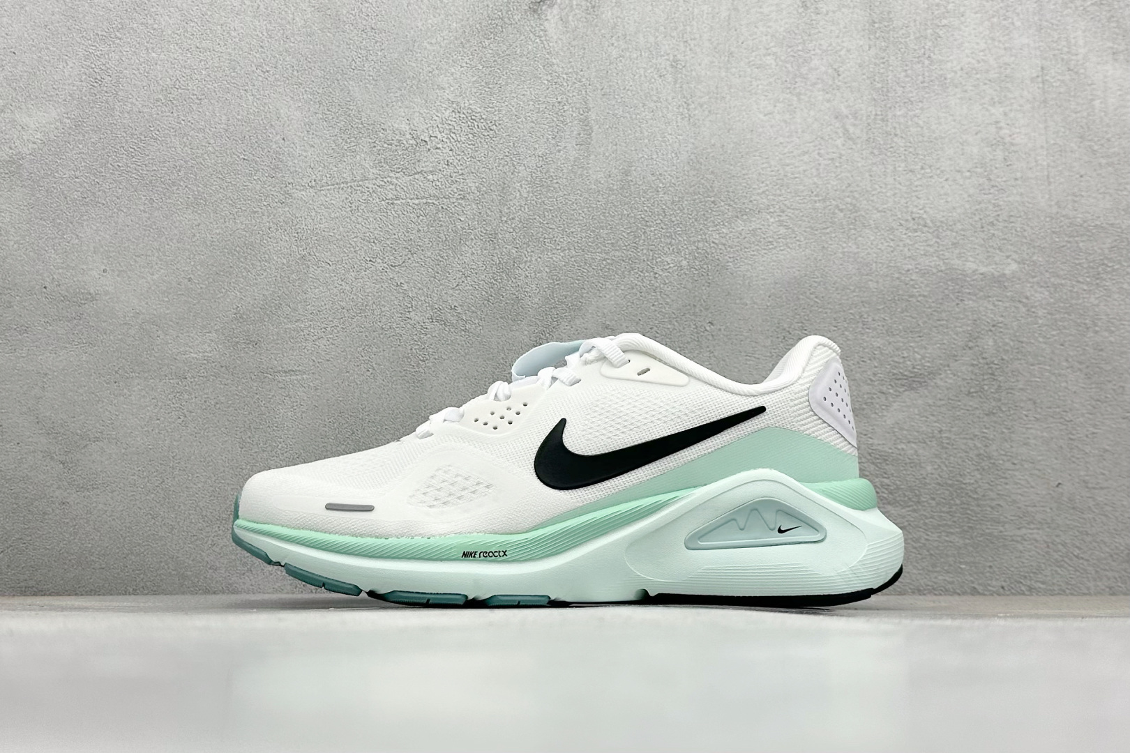 NIKE STRUCTURE 26代登月系列网透面气 训跑练步鞋 HJ1101-100