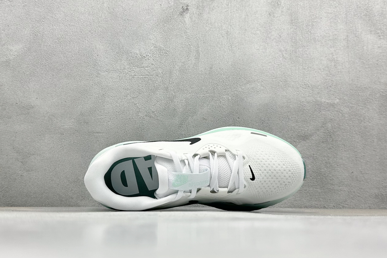 NIKE STRUCTURE 26代登月系列网透面气 训跑练步鞋 HJ1101-100