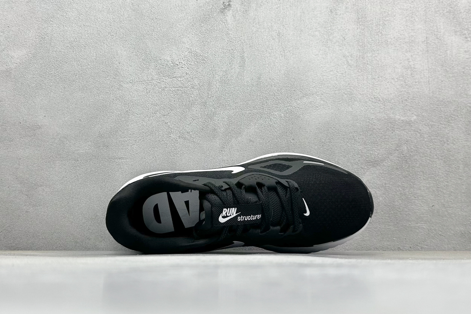 NIKE STRUCTURE 26代登月系列网透面气 训跑练步鞋 HJ1101-003