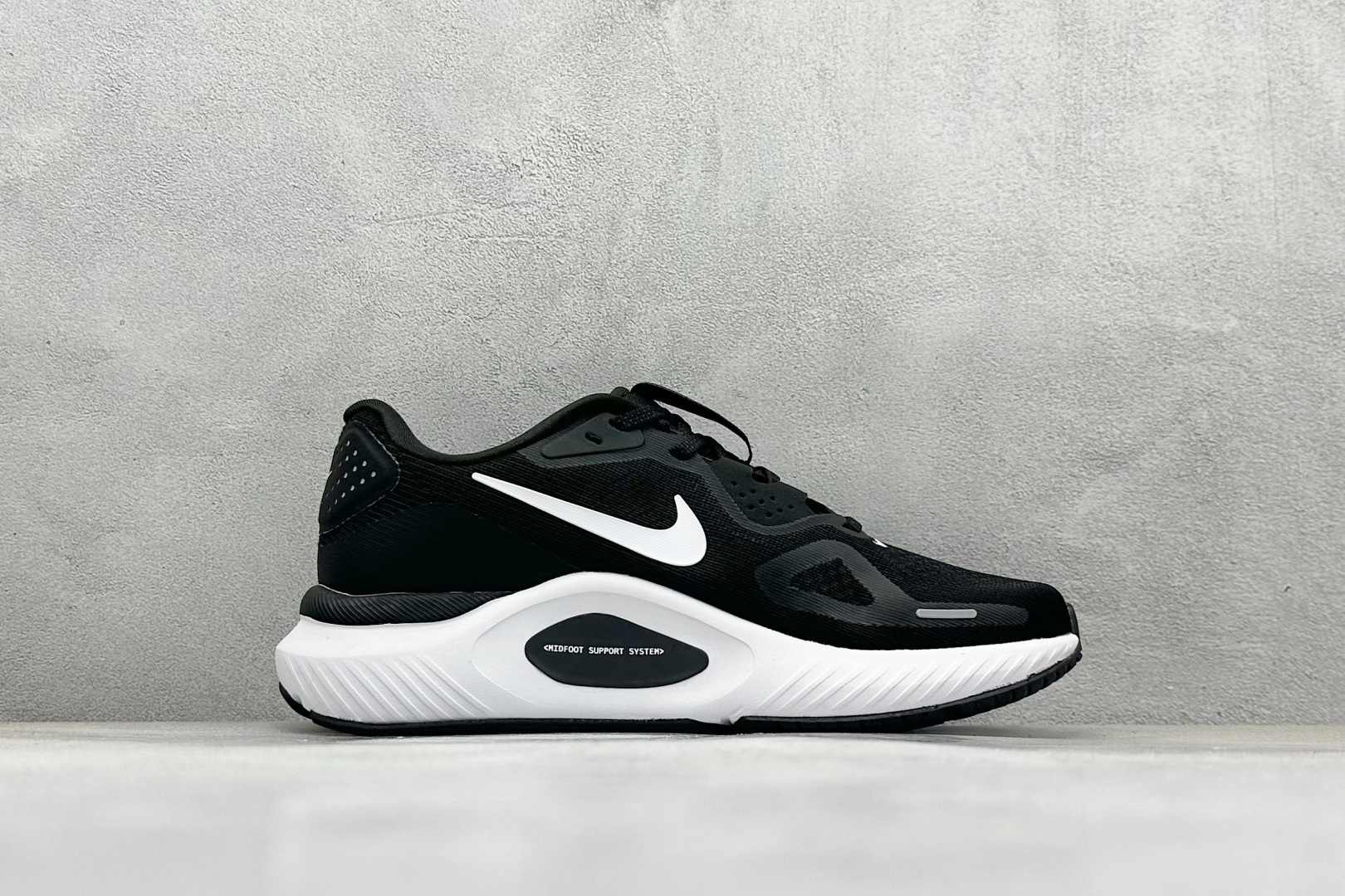 NIKE STRUCTURE 26代登月系列网透面气 训跑练步鞋 HJ1101-003