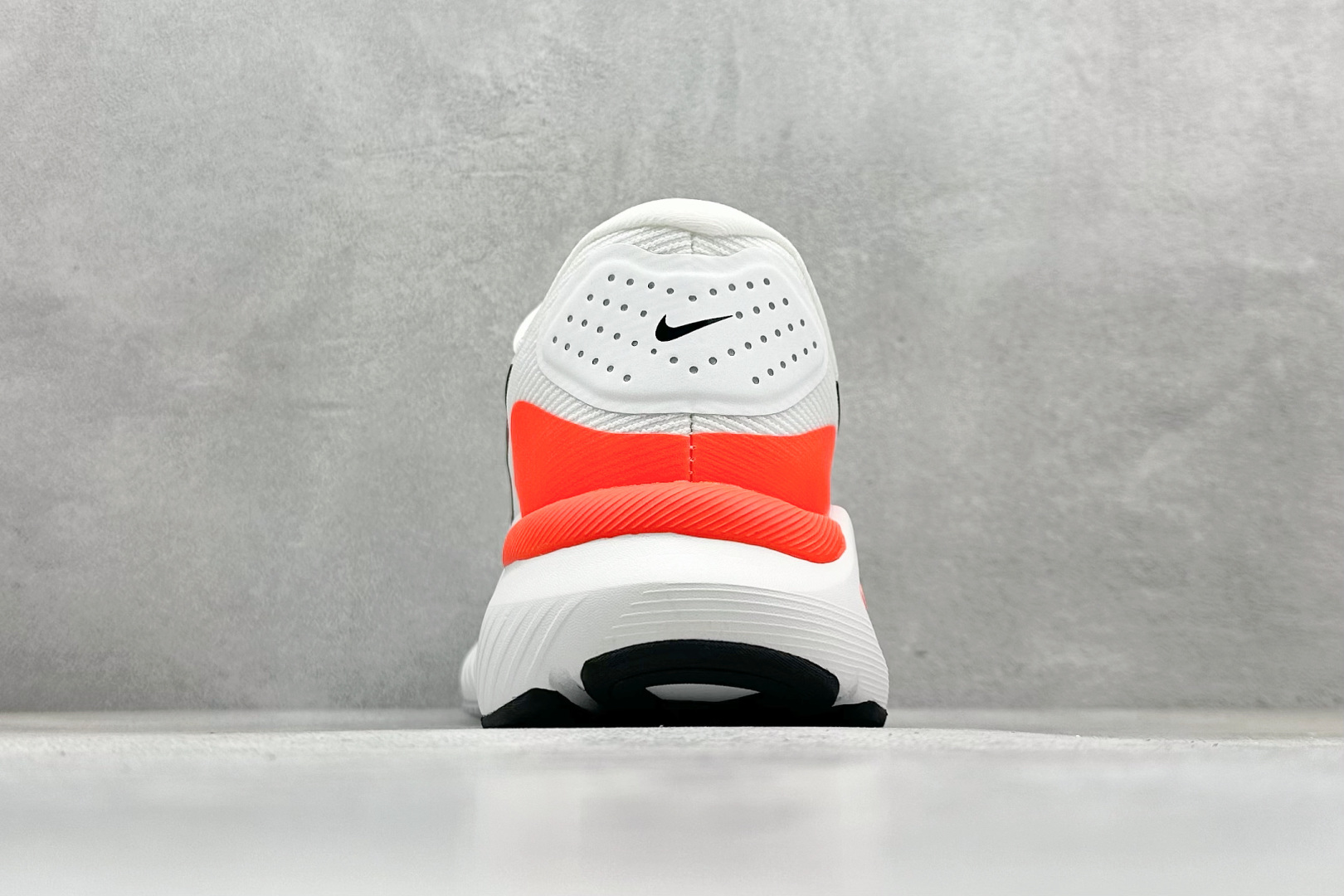 180 NIKE STRUCTURE 26代登月系列网透面气 训跑练步鞋 HJ1102-102