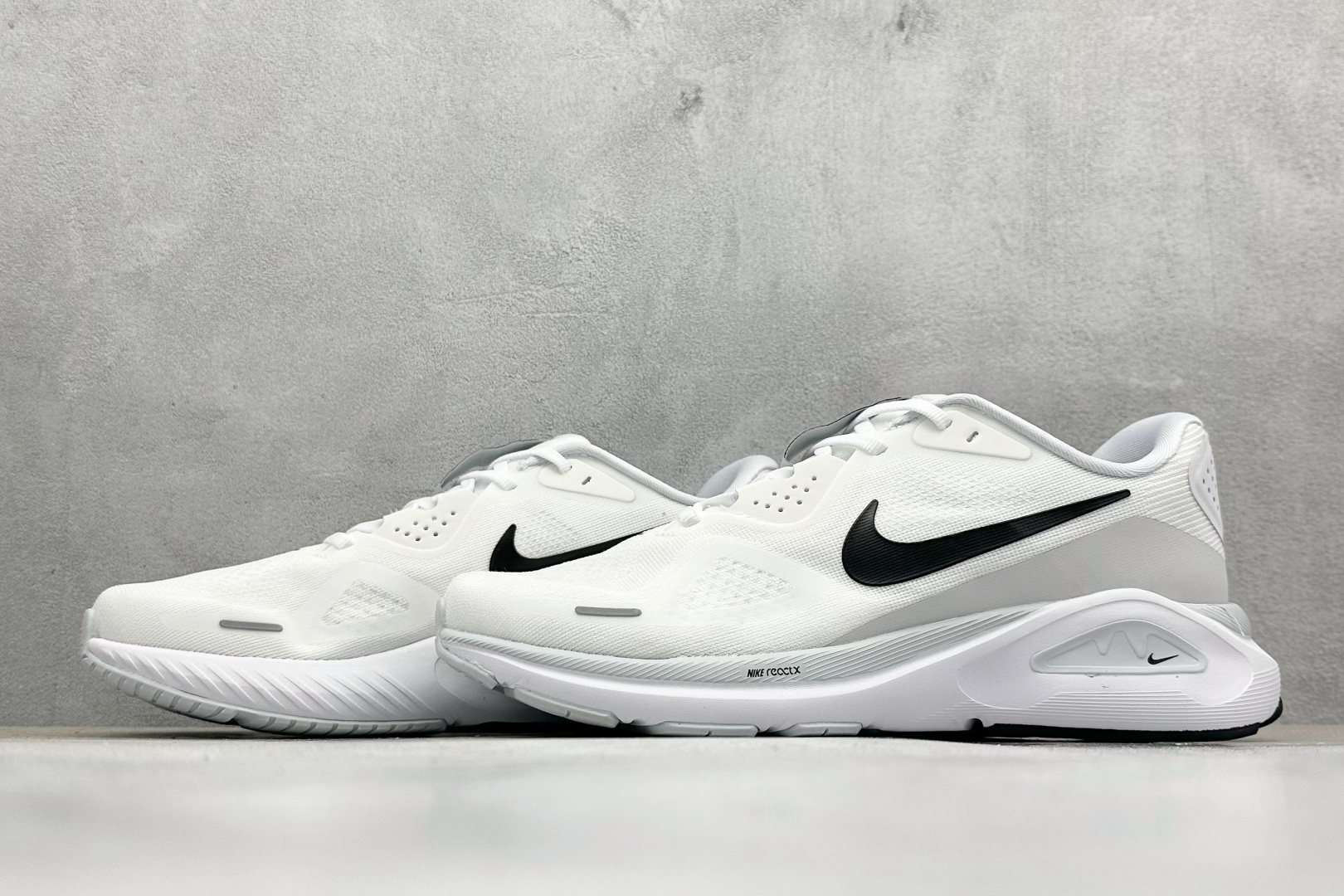 180 NIKE STRUCTURE 26代登月系列网透面气 训跑练步鞋 HJ1102-100