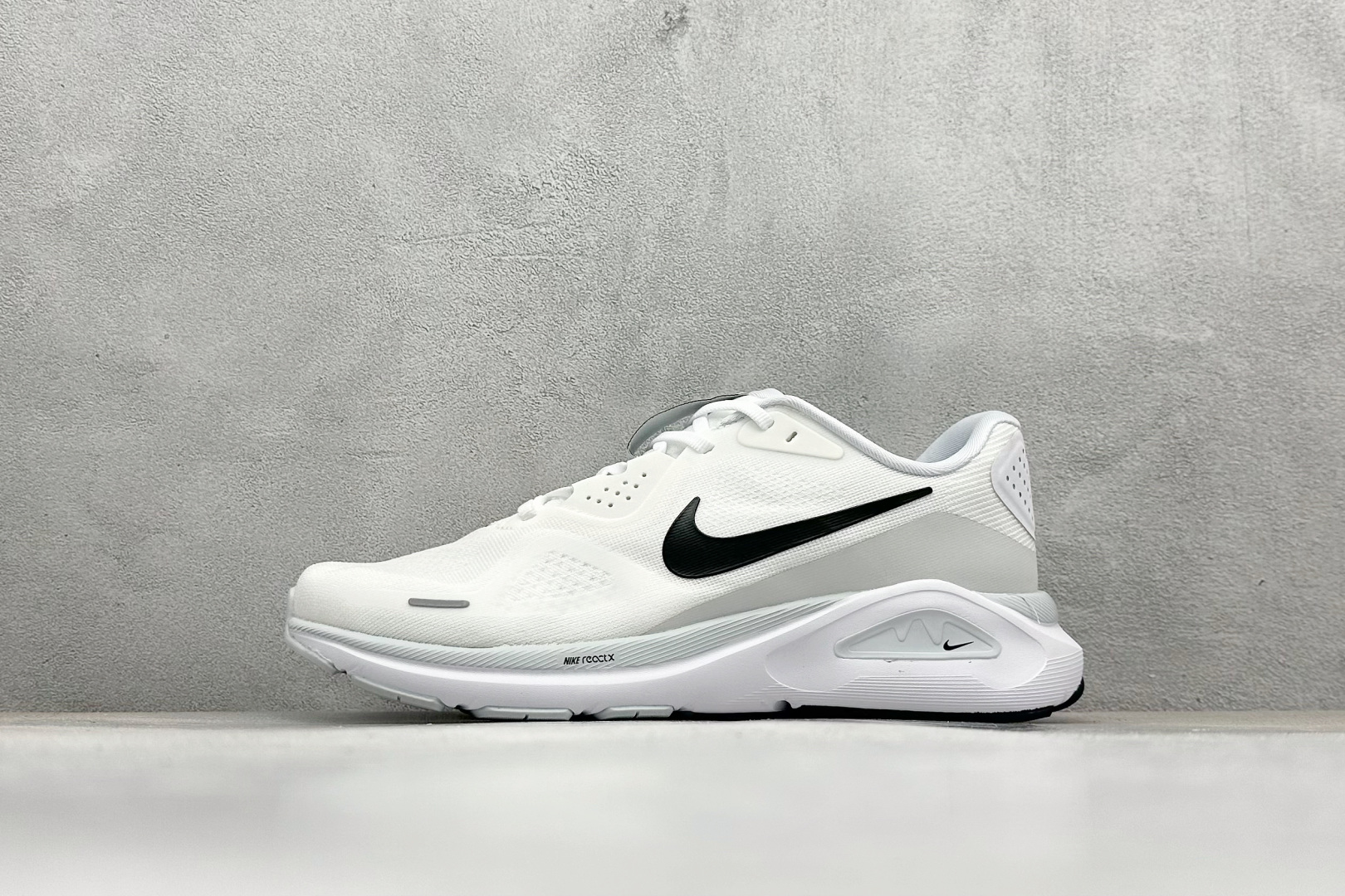 180 NIKE STRUCTURE 26代登月系列网透面气 训跑练步鞋 HJ1102-100