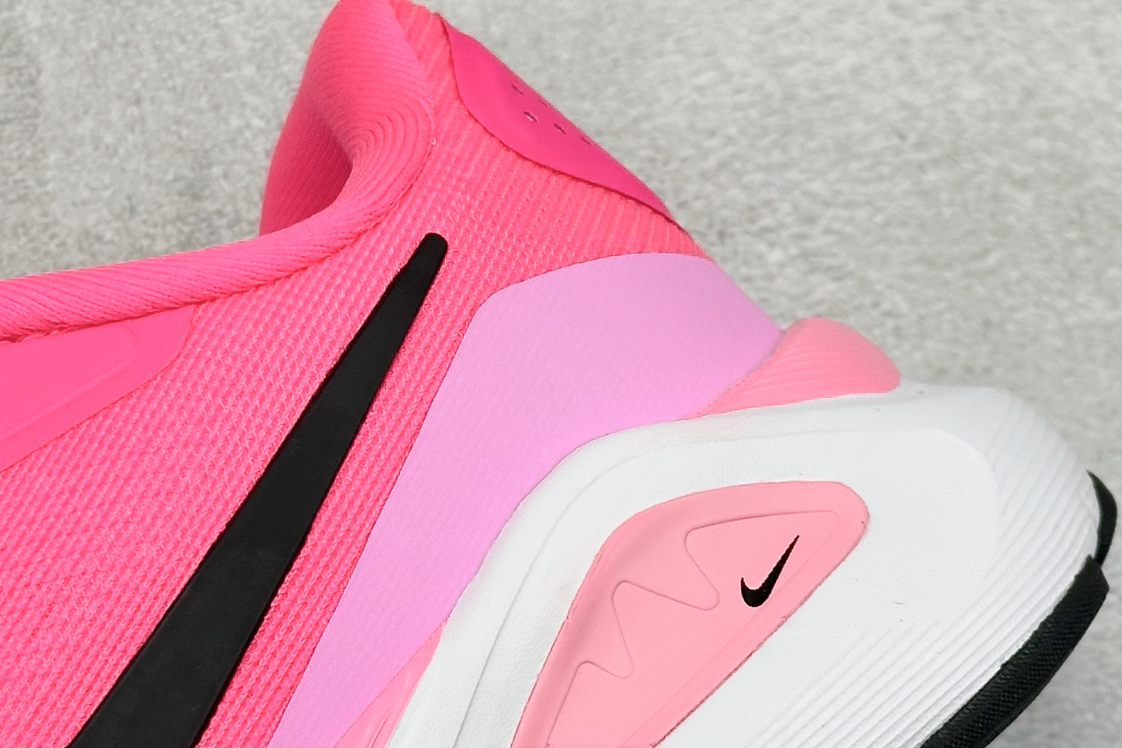 NIKE STRUCTURE 26代登月系列网透面气 训跑练步鞋 HJ1101-601
