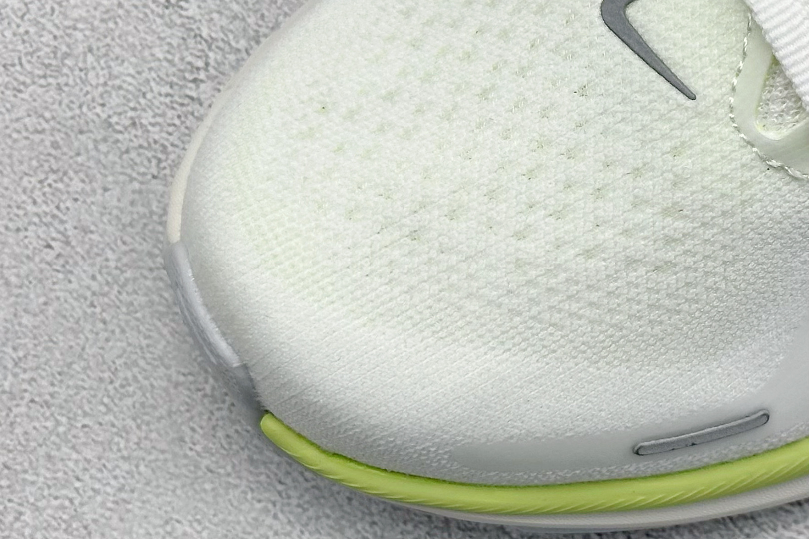 NIKE STRUCTURE 26代登月系列网透面气 训跑练步鞋 HJ1101-103