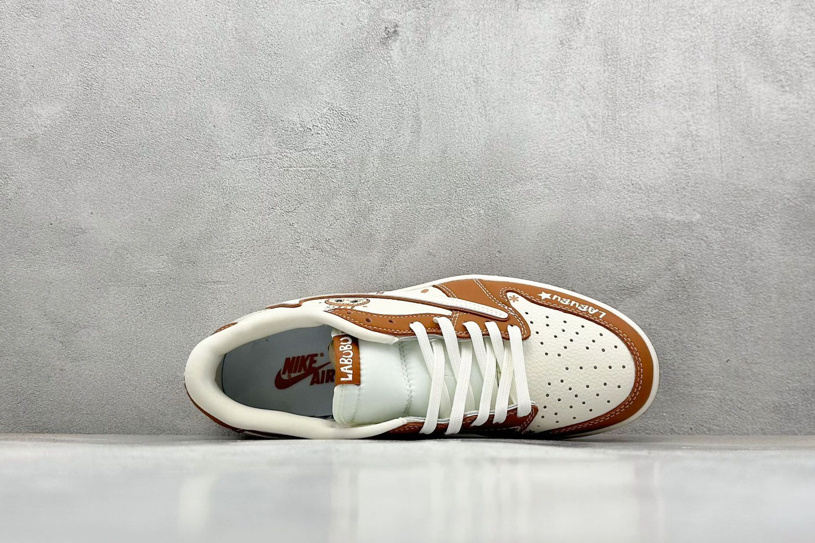 Air Jordan 1 Low 倒勾 “LABUBU联名''经典棕白配色 XB1979-019