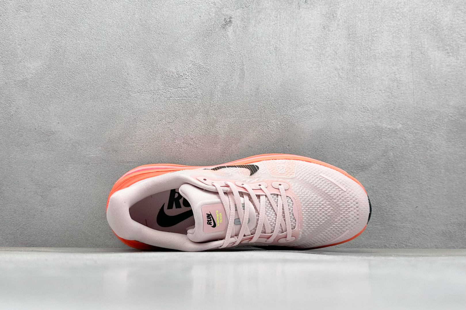 NIKE VOMERO PREMIUM 全掌气垫纤维气柱网面跑步鞋 HQ2050-442