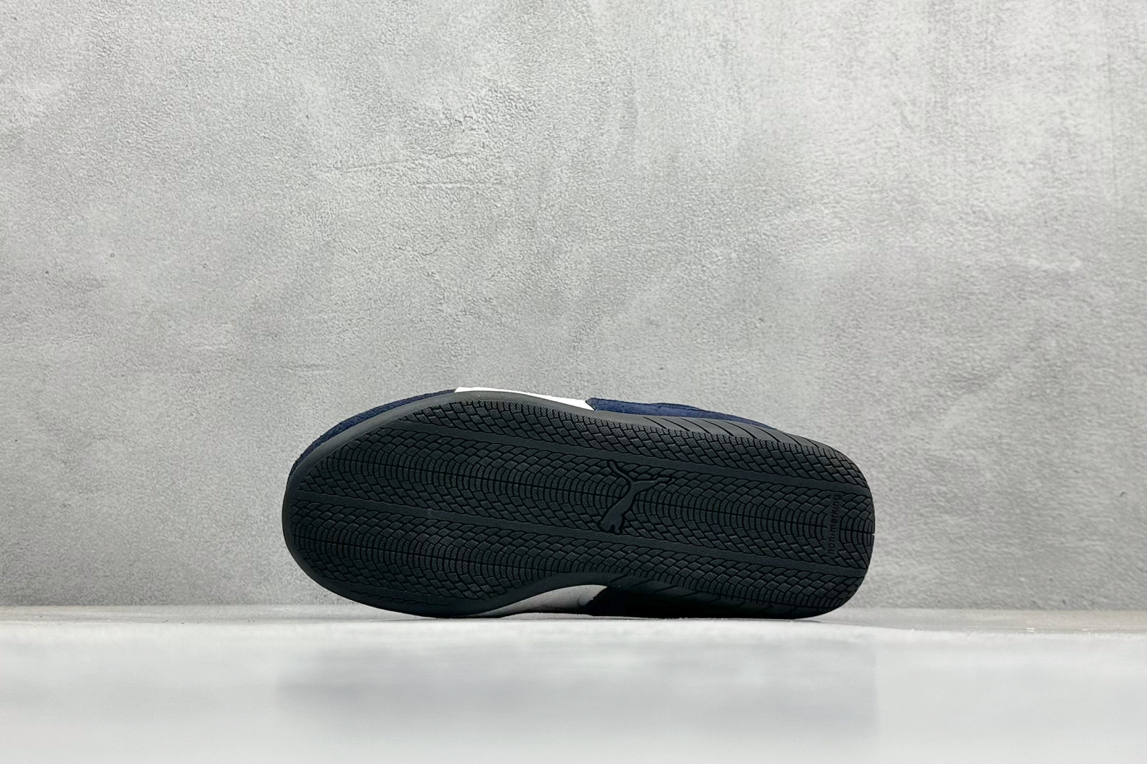 图片[4]-HY童鞋Puma Speedcet OG 彪马低帮复古运动休闲赛车跑鞋 以趣味十足又前卫复古的设计引领潮流，将赛道精神融入街头时尚，开启前卫竞速之旅。融入经典配色，主打前卫复古风。鞋款的鞋侧以复古的流线造型，缀以经典Logo，巧妙吸睛；麂皮+网眼融合舒适鞋面，赋予了独特的个性美学，演绎赛车的无尽能量。 货号：401700 03 尺码：24-35-选品中心