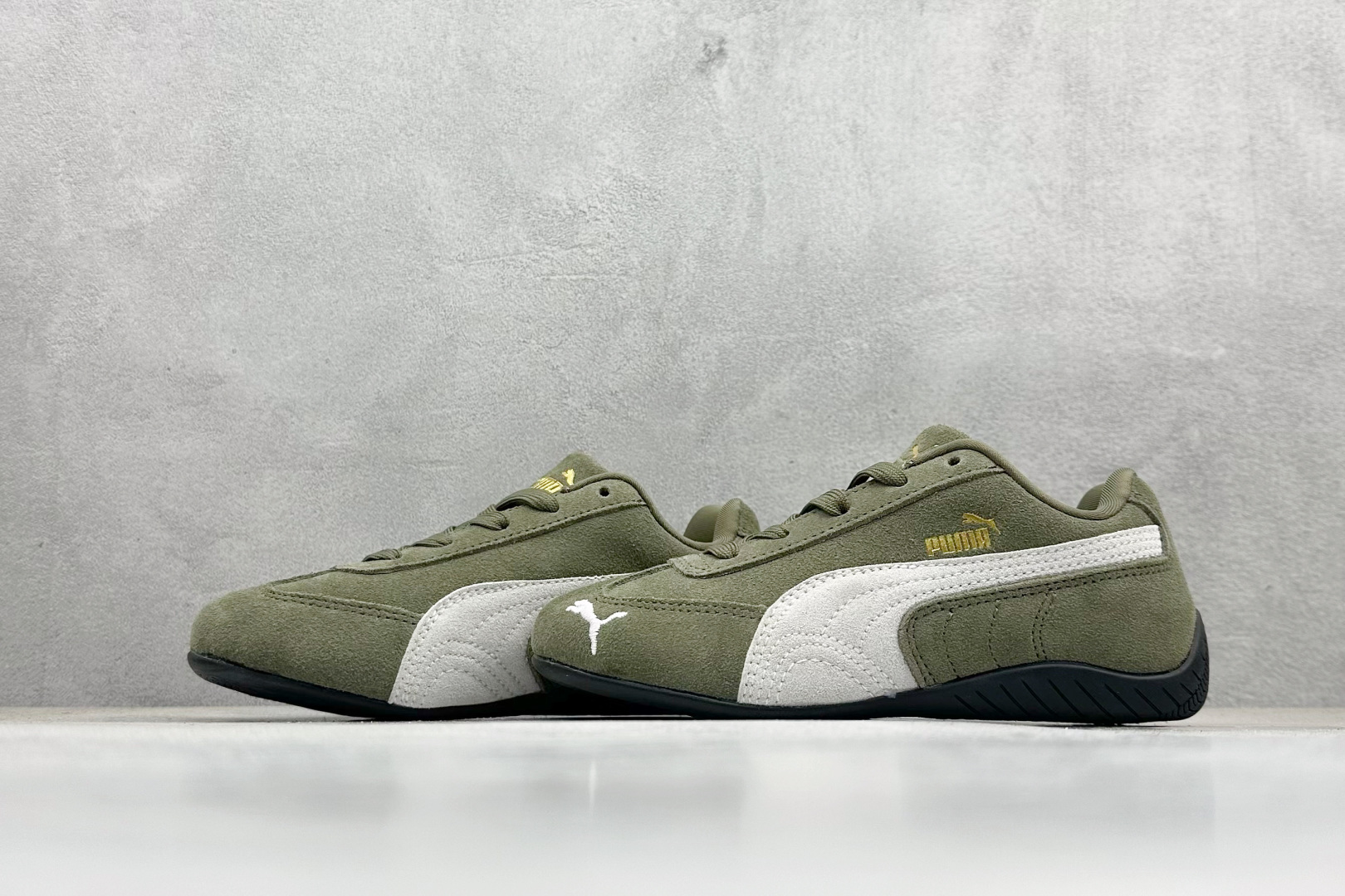 图片[5]-HY童鞋Puma Speedcet OG 彪马低帮复古运动休闲赛车跑鞋 以趣味十足又前卫复古的设计引领潮流，将赛道精神融入街头时尚，开启前卫竞速之旅。融入经典配色，主打前卫复古风。鞋款的鞋侧以复古的流线造型，缀以经典Logo，巧妙吸睛；麂皮+网眼融合舒适鞋面，赋予了独特的个性美学，演绎赛车的无尽能量。 货号：401700 04 尺码：24-35-选品中心