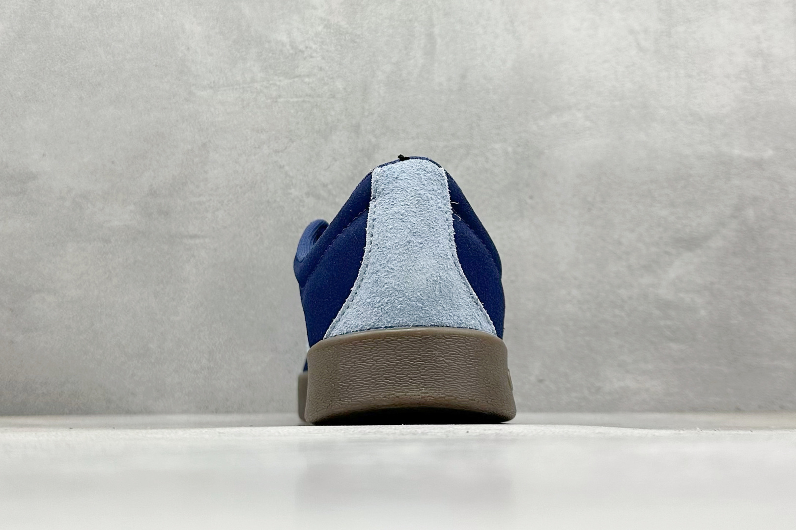 图片[6]-RA版 adidas neo VI Court CLASSIC 三叶草休闲复古运动板鞋 经典侧面三道杠和鞋舌三道杠的标示彰显其身份 承载青春情怀的板鞋 品牌辨识度清晰 货号： JR8308 尺码： 36 36.5 37 38 38.5 39 40 40.5 41 42 42.5 43 44 44.5 45-选品中心