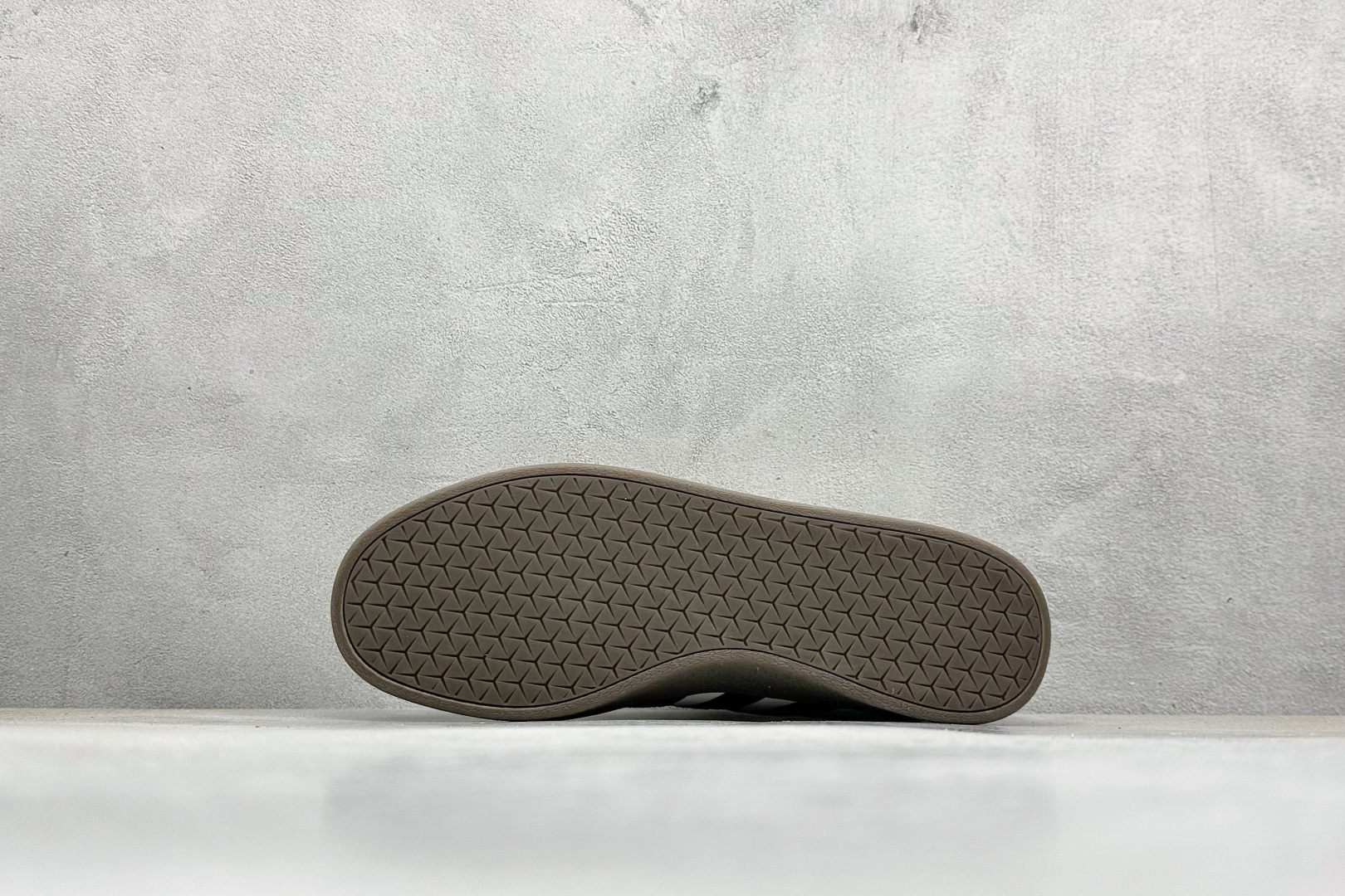 图片[4]-RA版 adidas neo VI Court CLASSIC 三叶草休闲复古运动板鞋 经典侧面三道杠和鞋舌三道杠的标示彰显其身份 承载青春情怀的板鞋 品牌辨识度清晰 货号： JQ1501 尺码： 36 36.5 37 38 38.5 39 40 40.5 41 42 42.5 43 44 44.5 45-选品中心