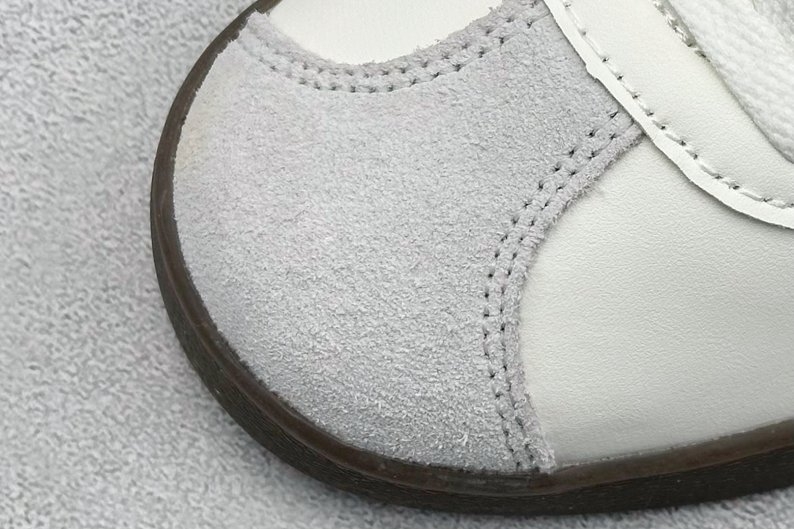 图片[7]-RA版 adidas neo VI Court CLASSIC 三叶草休闲复古运动板鞋 经典侧面三道杠和鞋舌三道杠的标示彰显其身份 承载青春情怀的板鞋 品牌辨识度清晰 货号： JQ1501 尺码： 36 36.5 37 38 38.5 39 40 40.5 41 42 42.5 43 44 44.5 45-选品中心