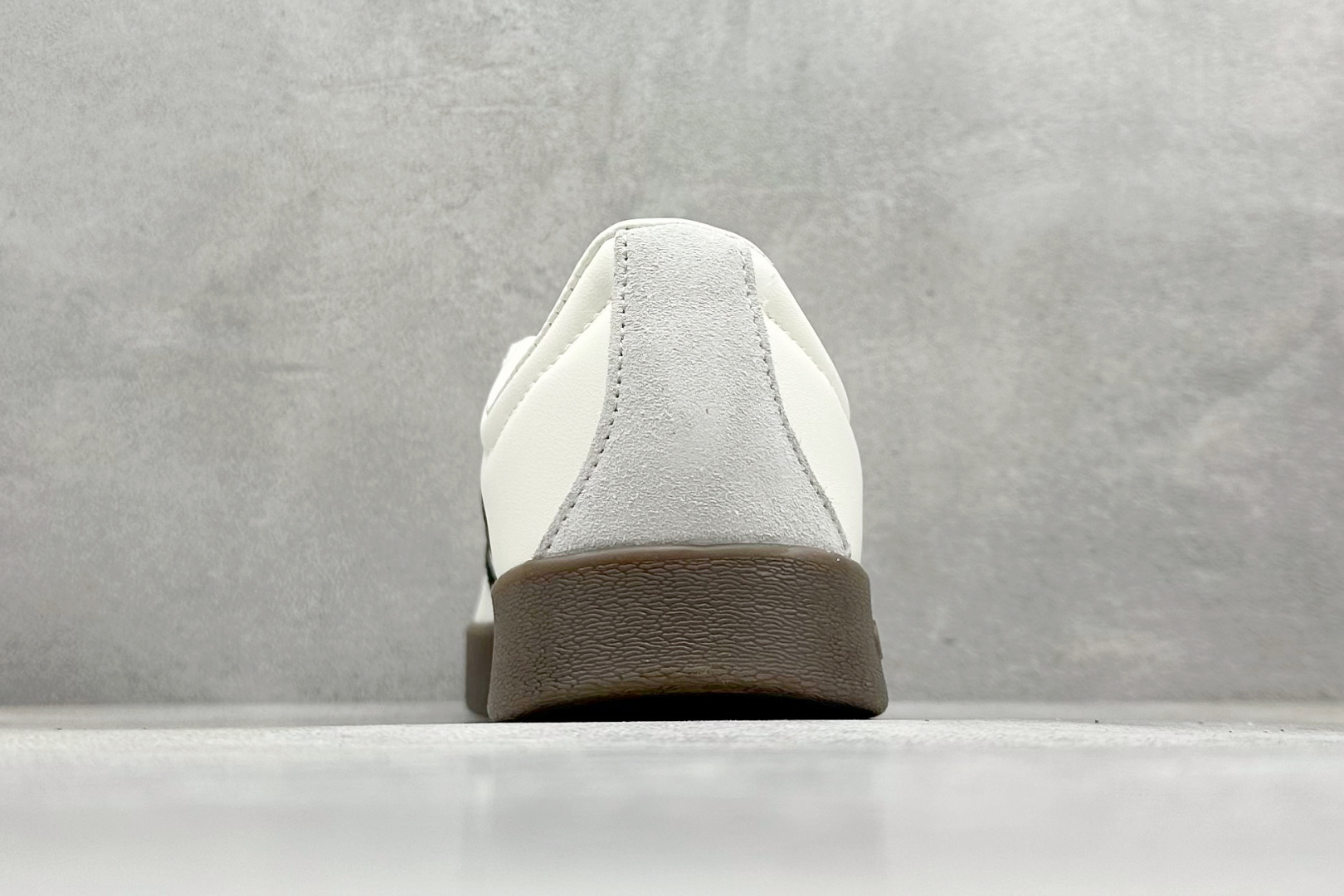 图片[6]-RA版 adidas neo VI Court CLASSIC 三叶草休闲复古运动板鞋 经典侧面三道杠和鞋舌三道杠的标示彰显其身份 承载青春情怀的板鞋 品牌辨识度清晰 货号： JQ1501 尺码： 36 36.5 37 38 38.5 39 40 40.5 41 42 42.5 43 44 44.5 45-选品中心