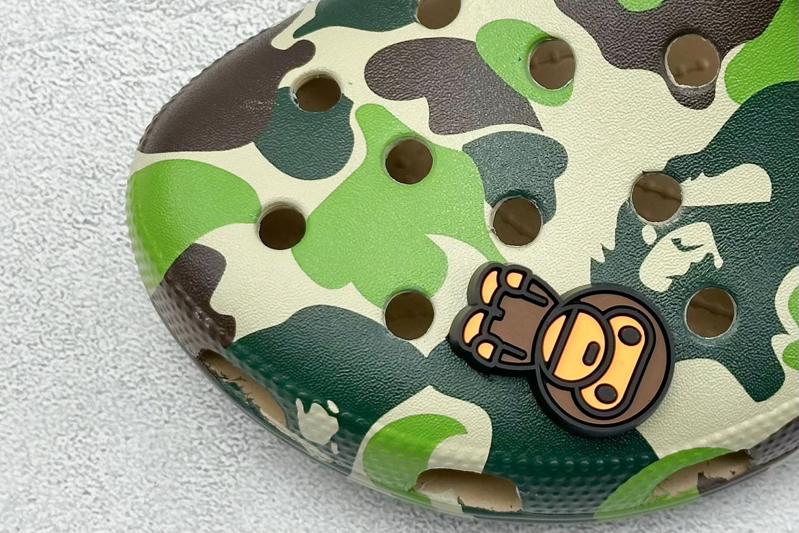 图片[7]-K Crocs Classic Clog 卡洛驰 明星 尺码： M4=36-37 M5=37-38 M6=38-39 M7=39-40 M8=41-42 M9=42-43 M10=43-44 M11=45-46-选品中心