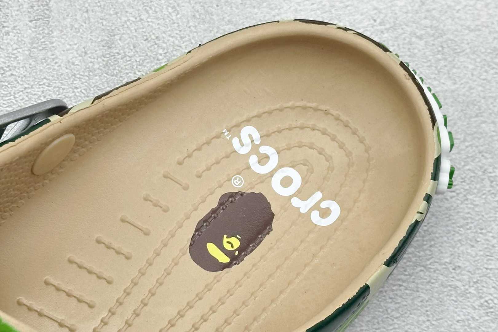 图片[8]-K Crocs Classic Clog 卡洛驰 明星 尺码： M4=36-37 M5=37-38 M6=38-39 M7=39-40 M8=41-42 M9=42-43 M10=43-44 M11=45-46-选品中心