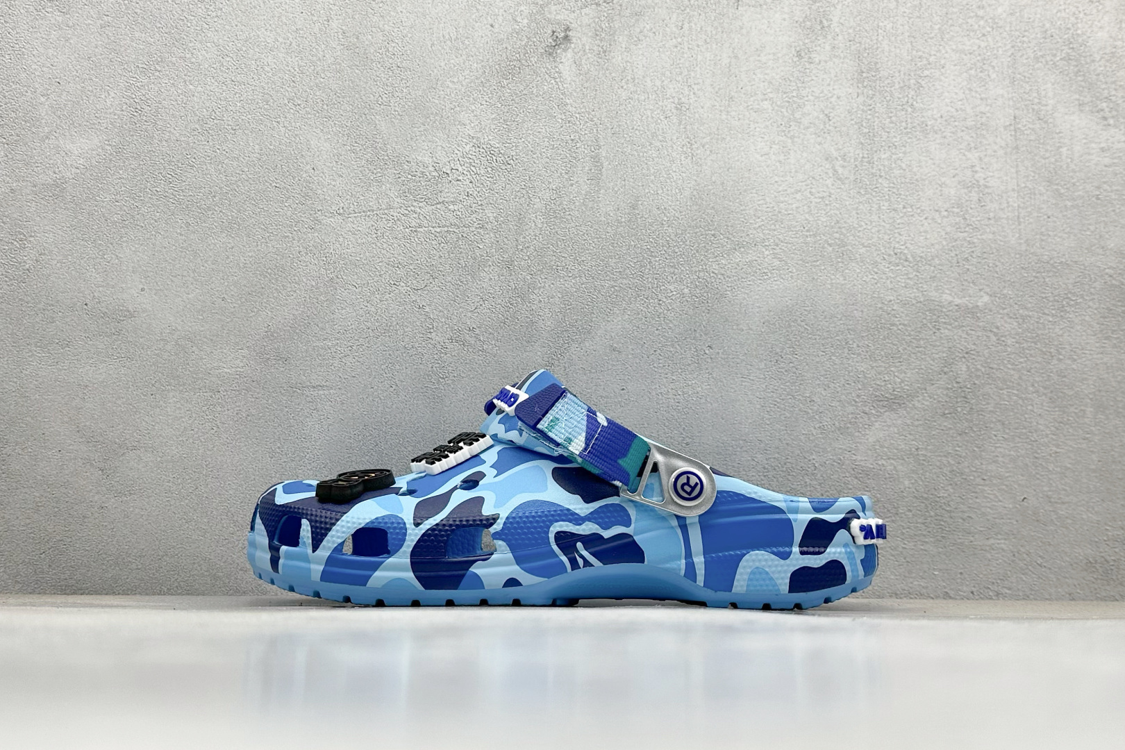 K Crocs Classic Cl卡洛驰 明星