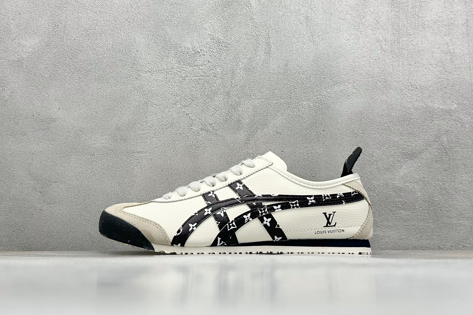 本地 
Onitsuka Tiger  Mexico 66® Paraty x Louis Vuitto
