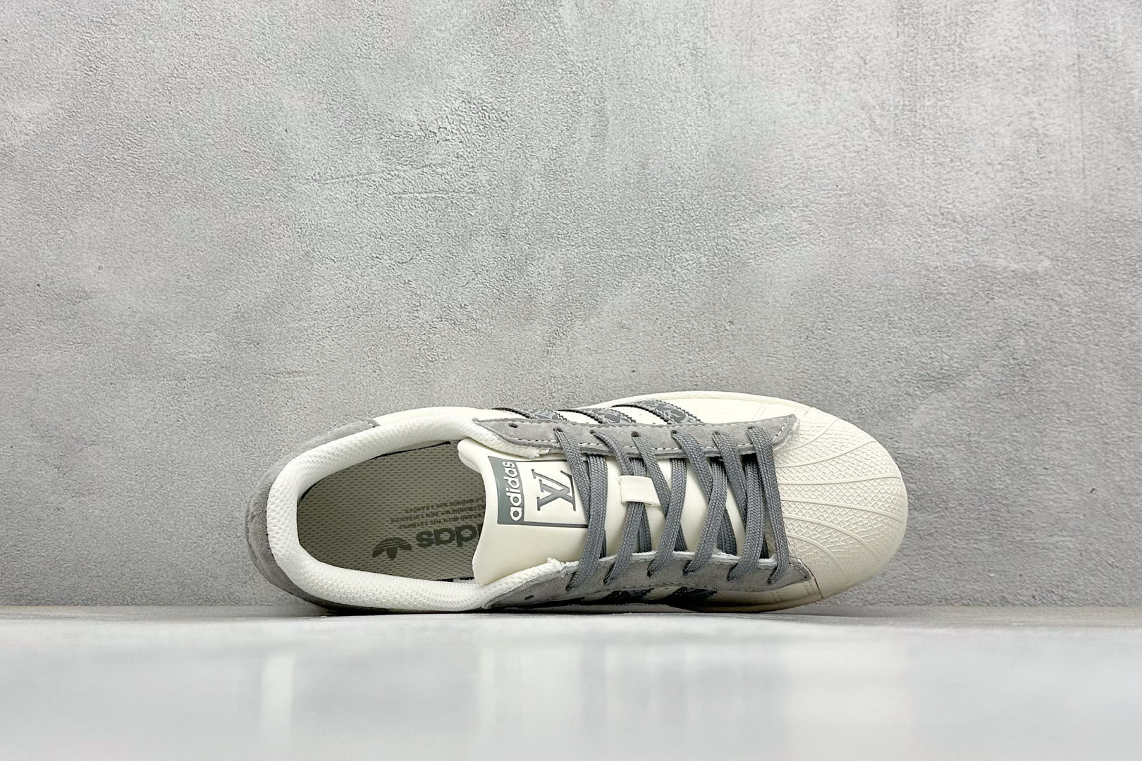 AD Originals Superstar x Louis Vuitt白灰 XS0007
