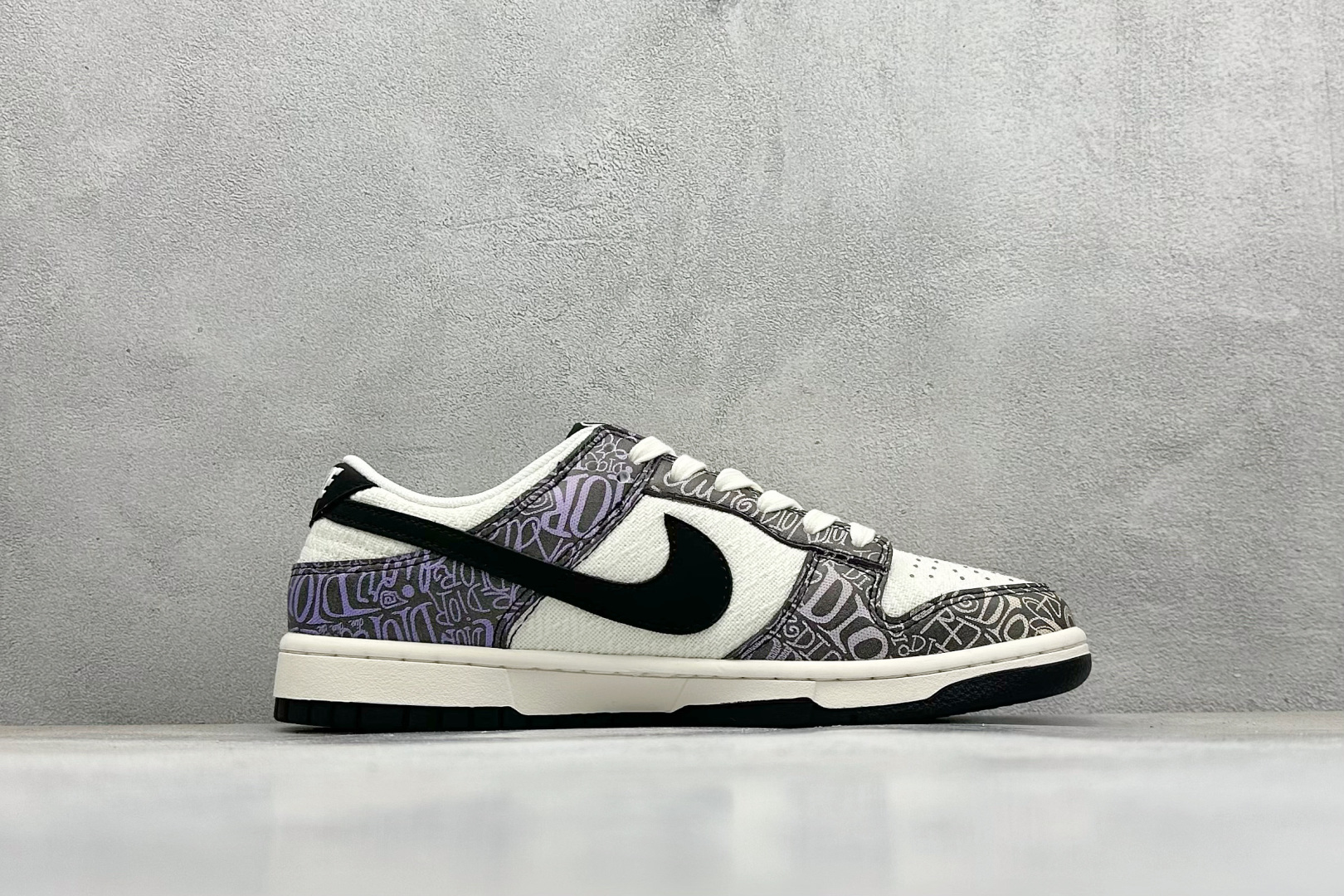 Nike SB Dunk Low x DIOR 黑白双小勾 XD1588-228