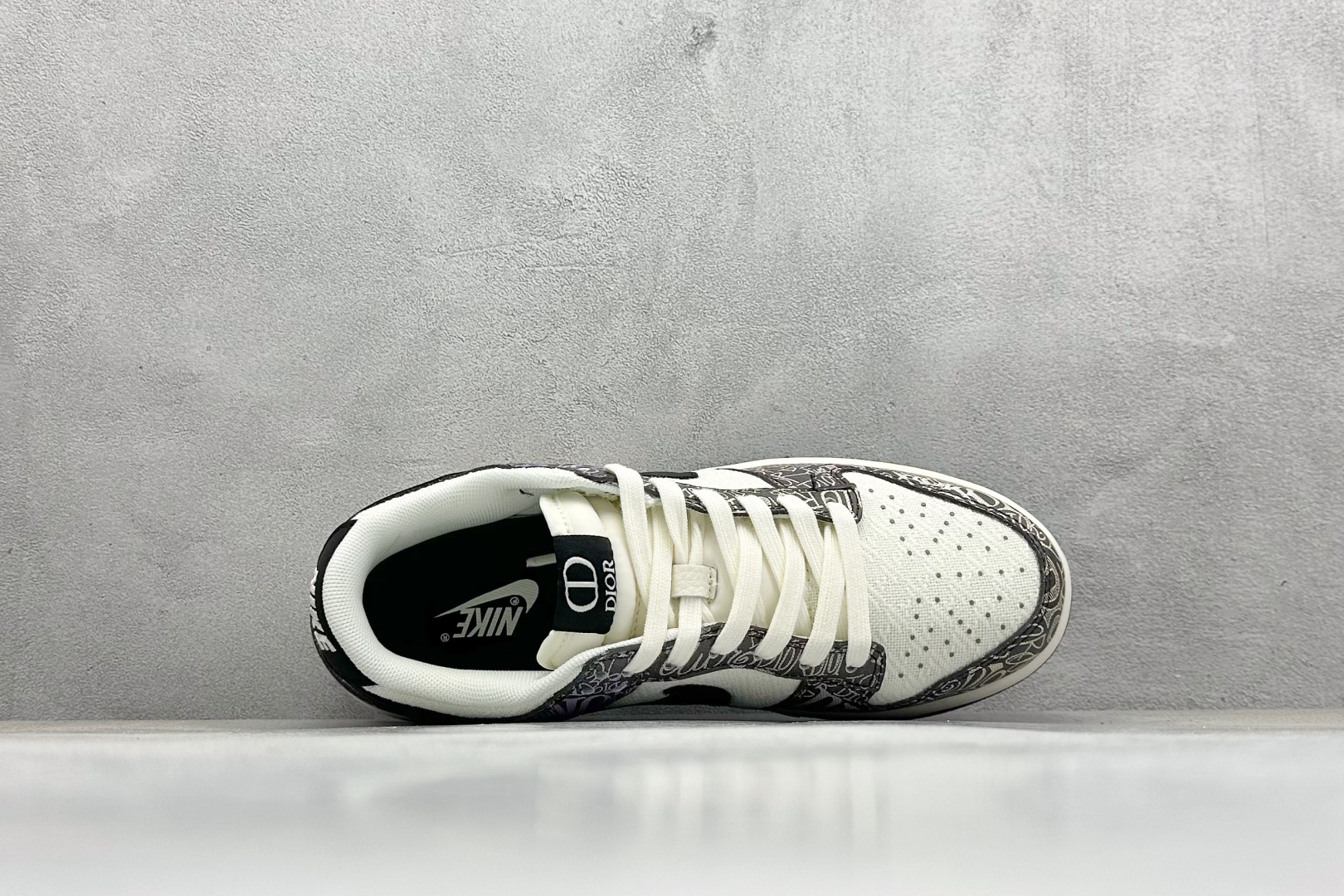 Nike SB Dunk Low x DIOR 黑白双小勾 XD1588-228