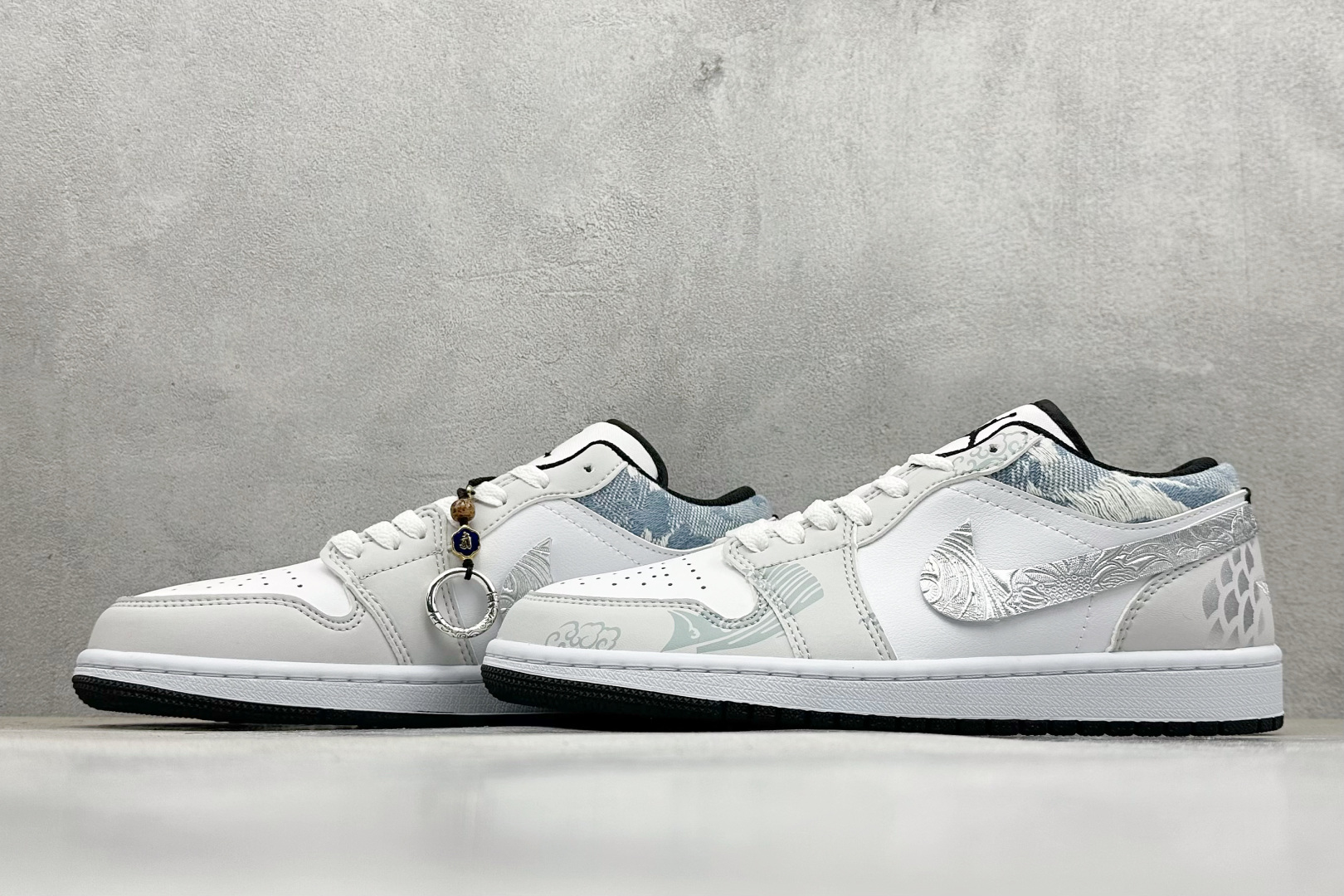 Air Jordan 1 Low 云烟梦泽 整体围绕熊猫恶作剧乘浪钓手主题设计 553558-132